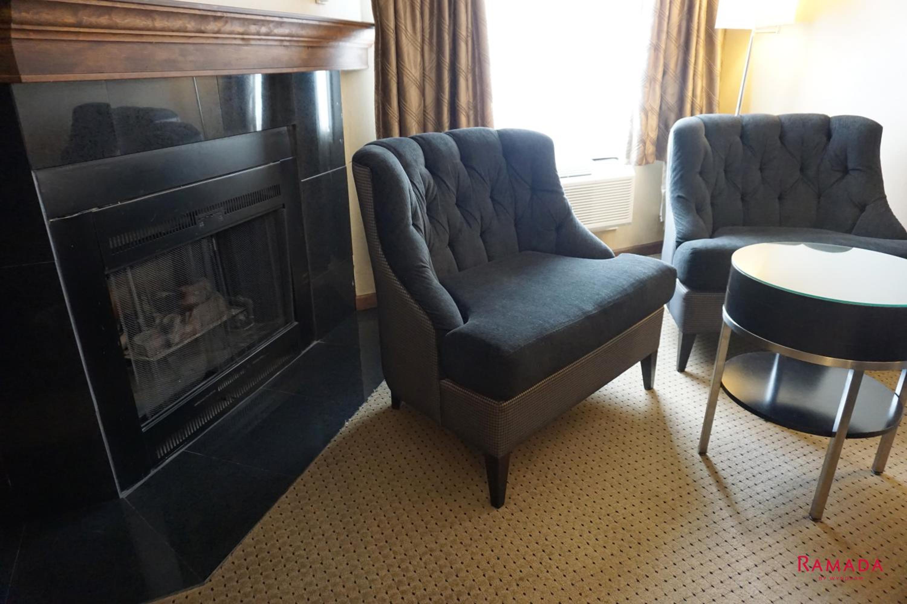 New York Studio King Suite - Non-Smoking - Photo 5