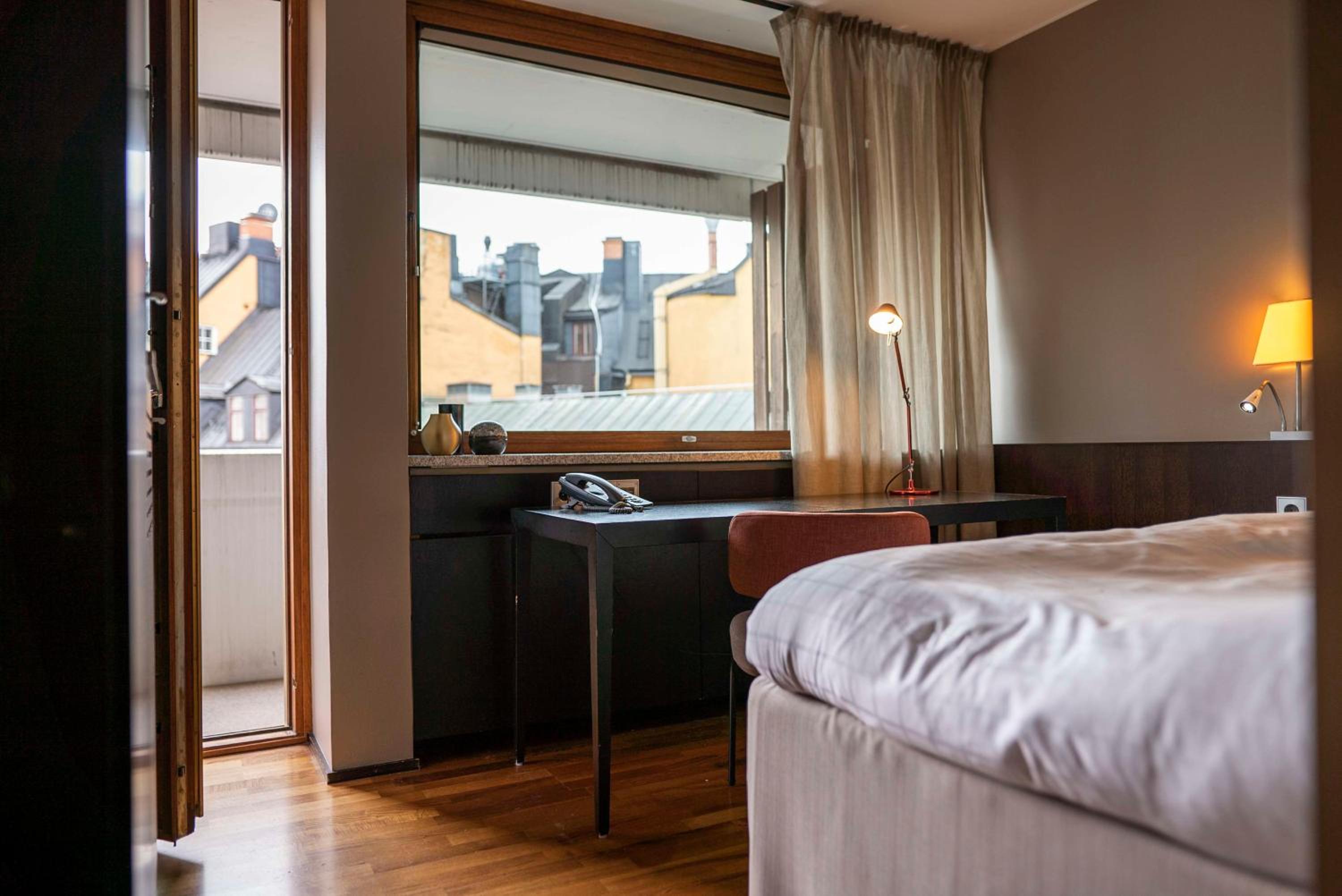 Standard Single Room thumbnail 6