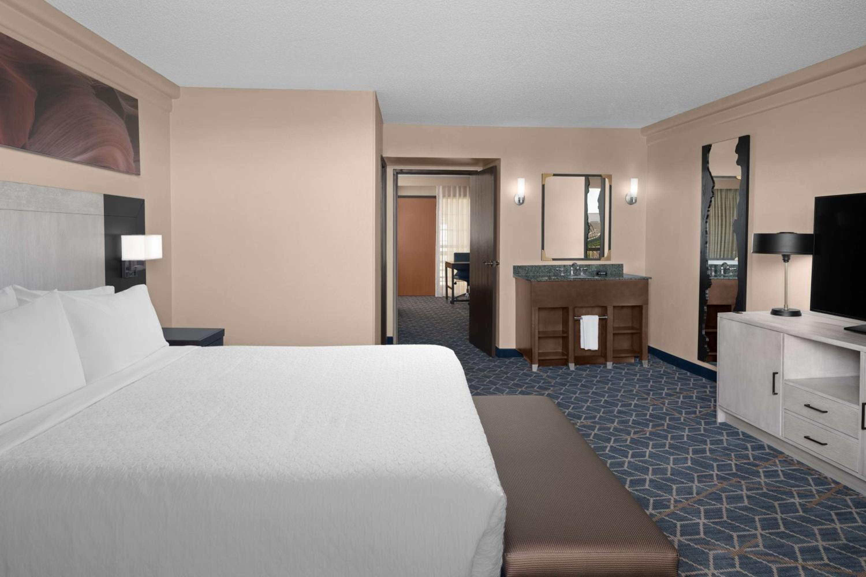 King Suite - Photo 4