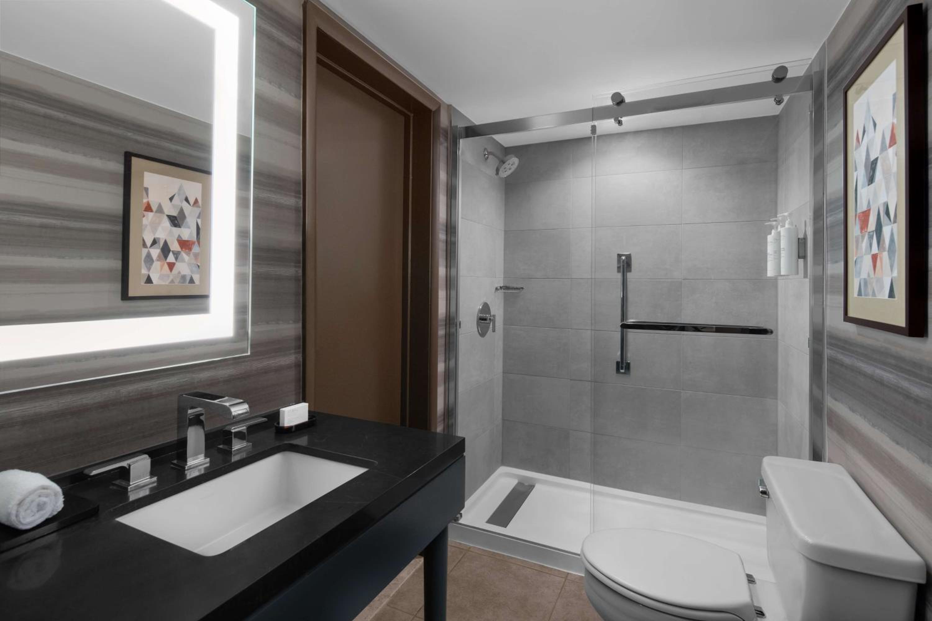 Two-Room Suite - Photo 5