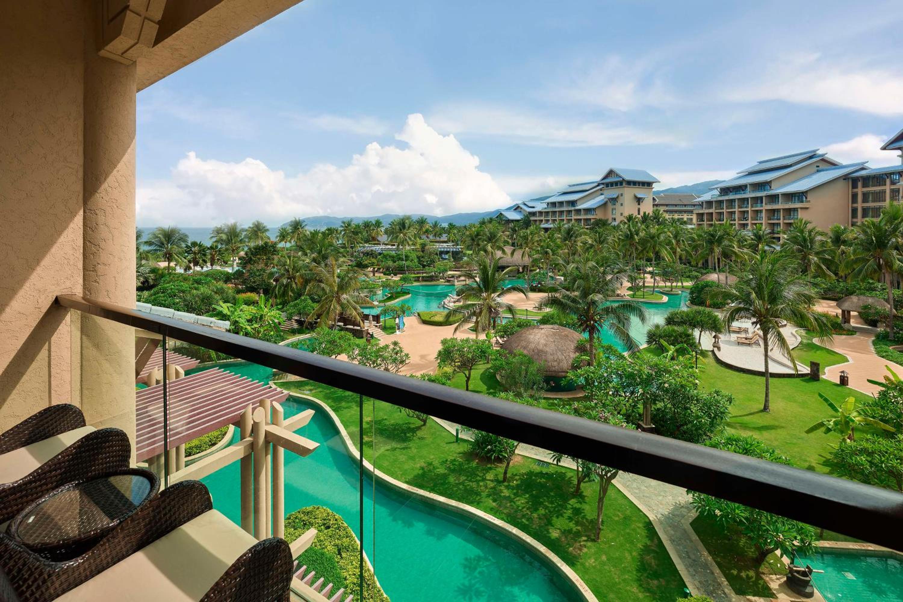 Superior King Room with Ocean View - Photo 3