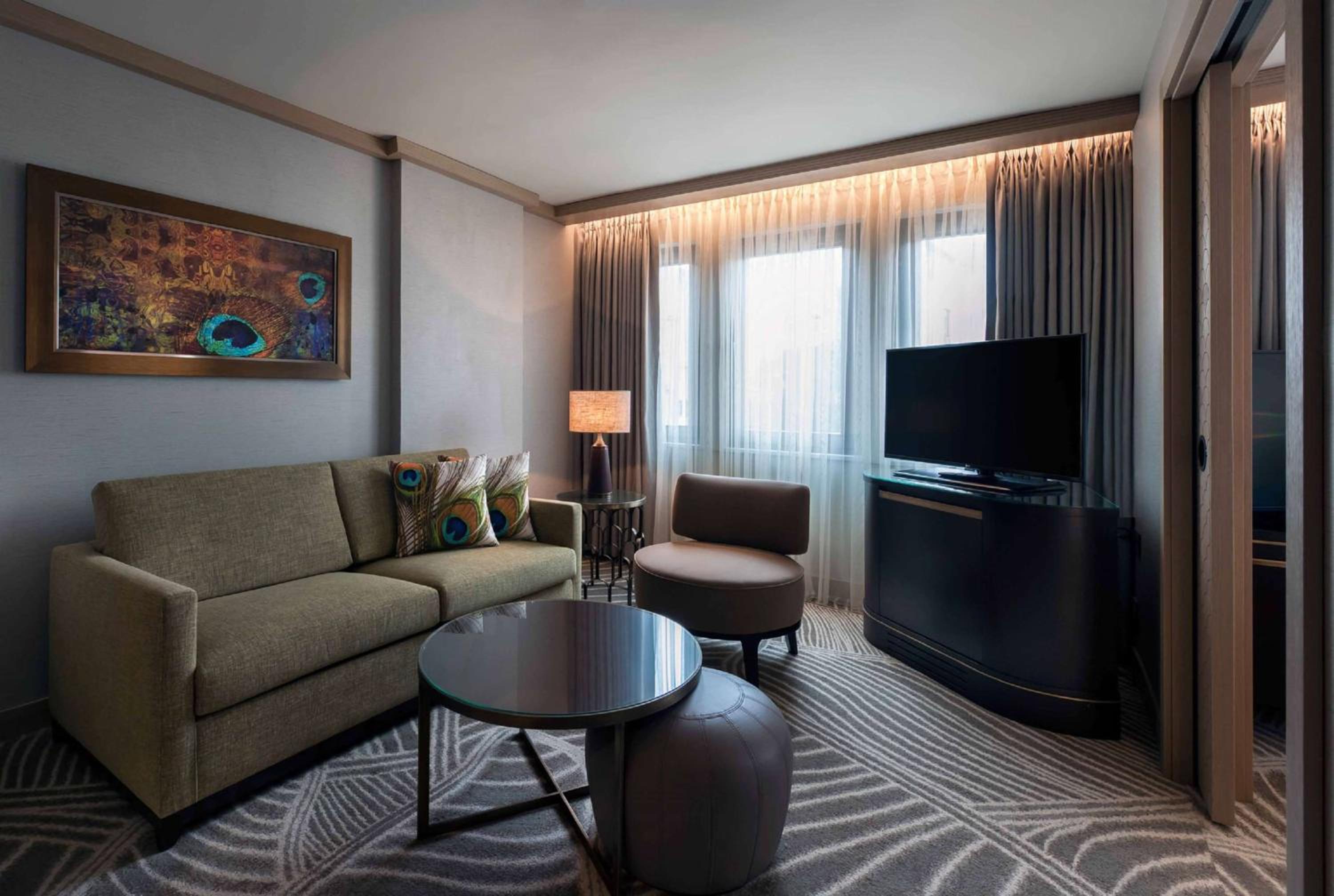 One-Bedroom King Suite