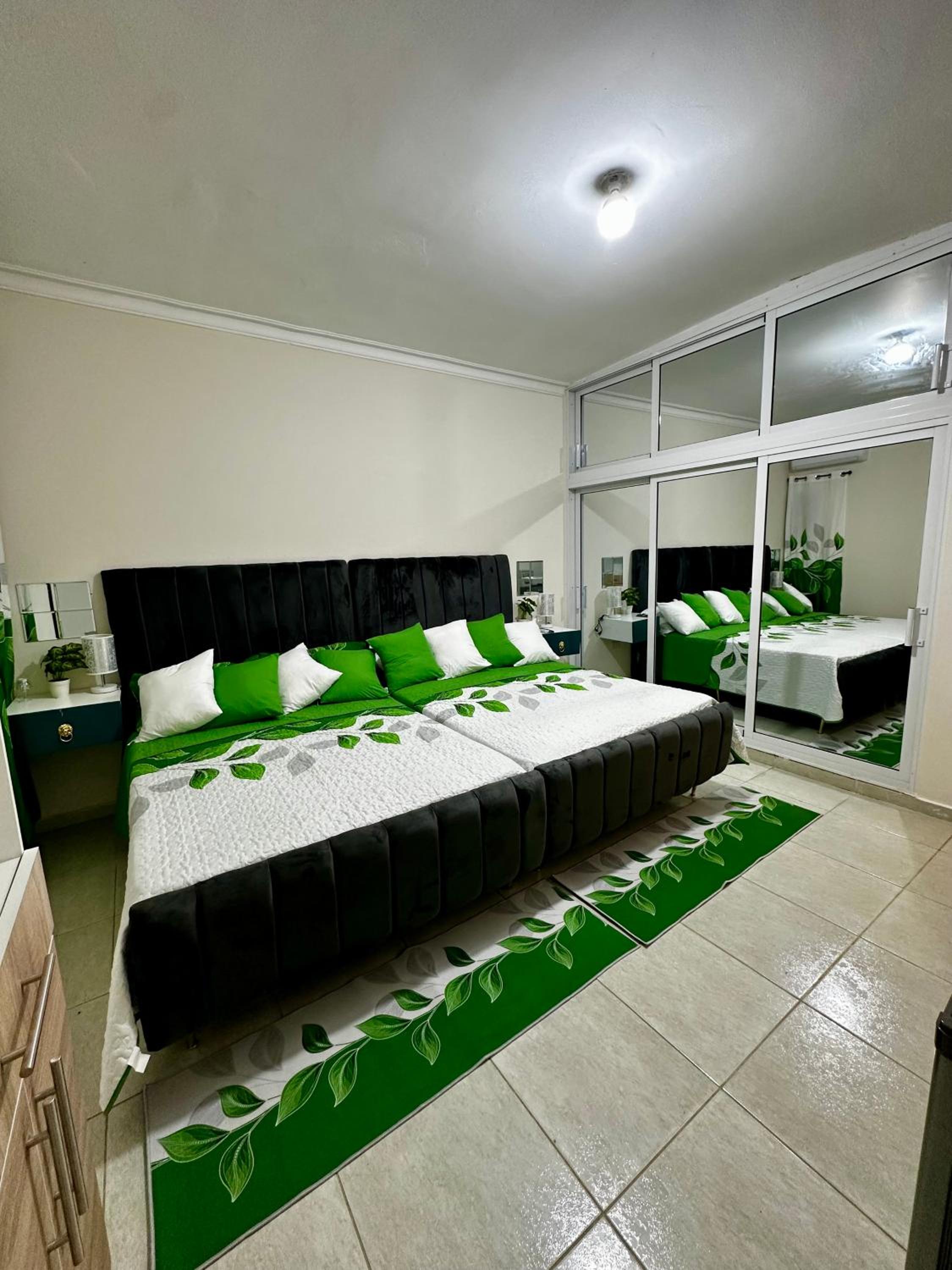 Deluxe Twin Room photo 2