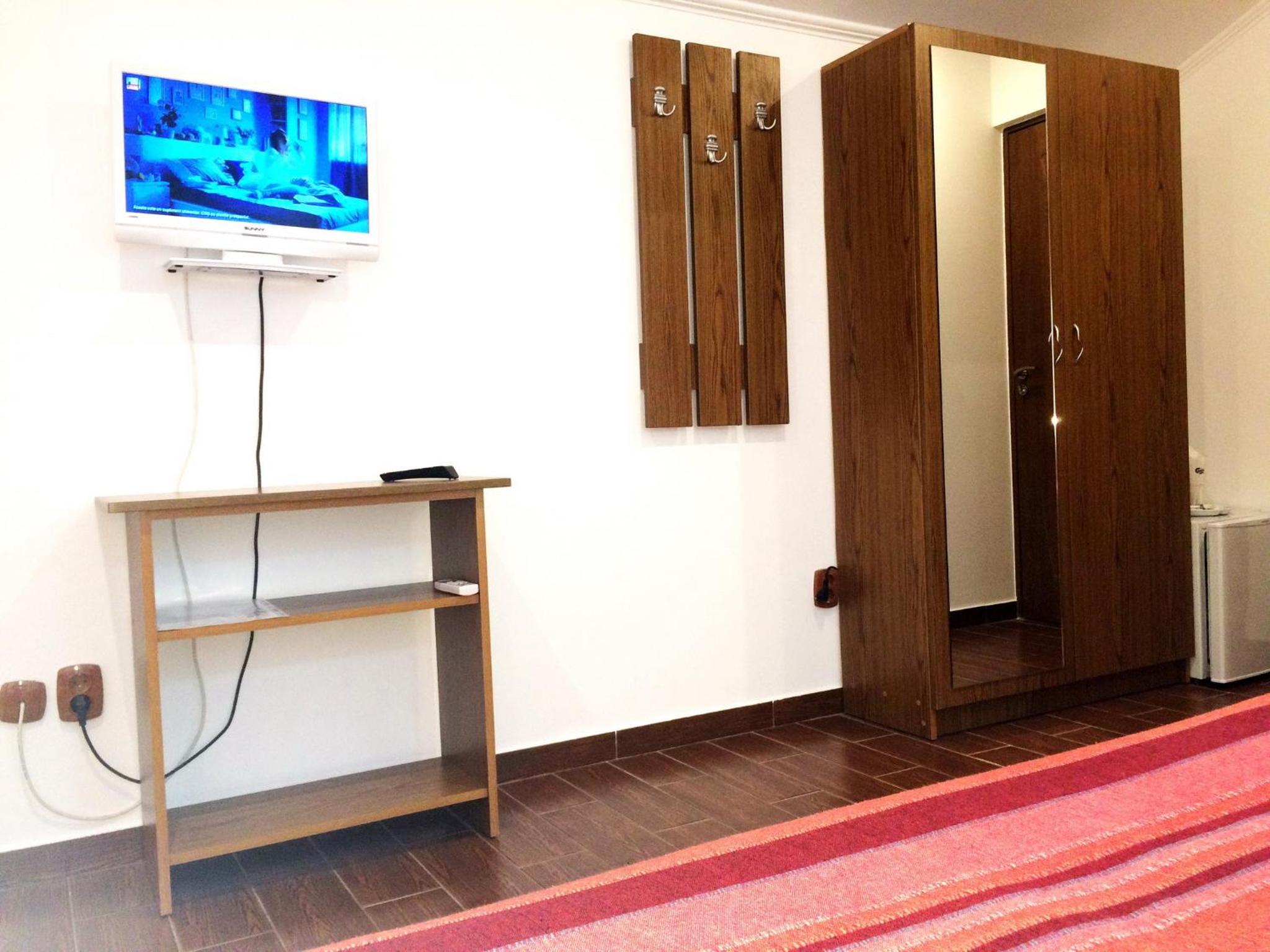Double Room - Photo 2