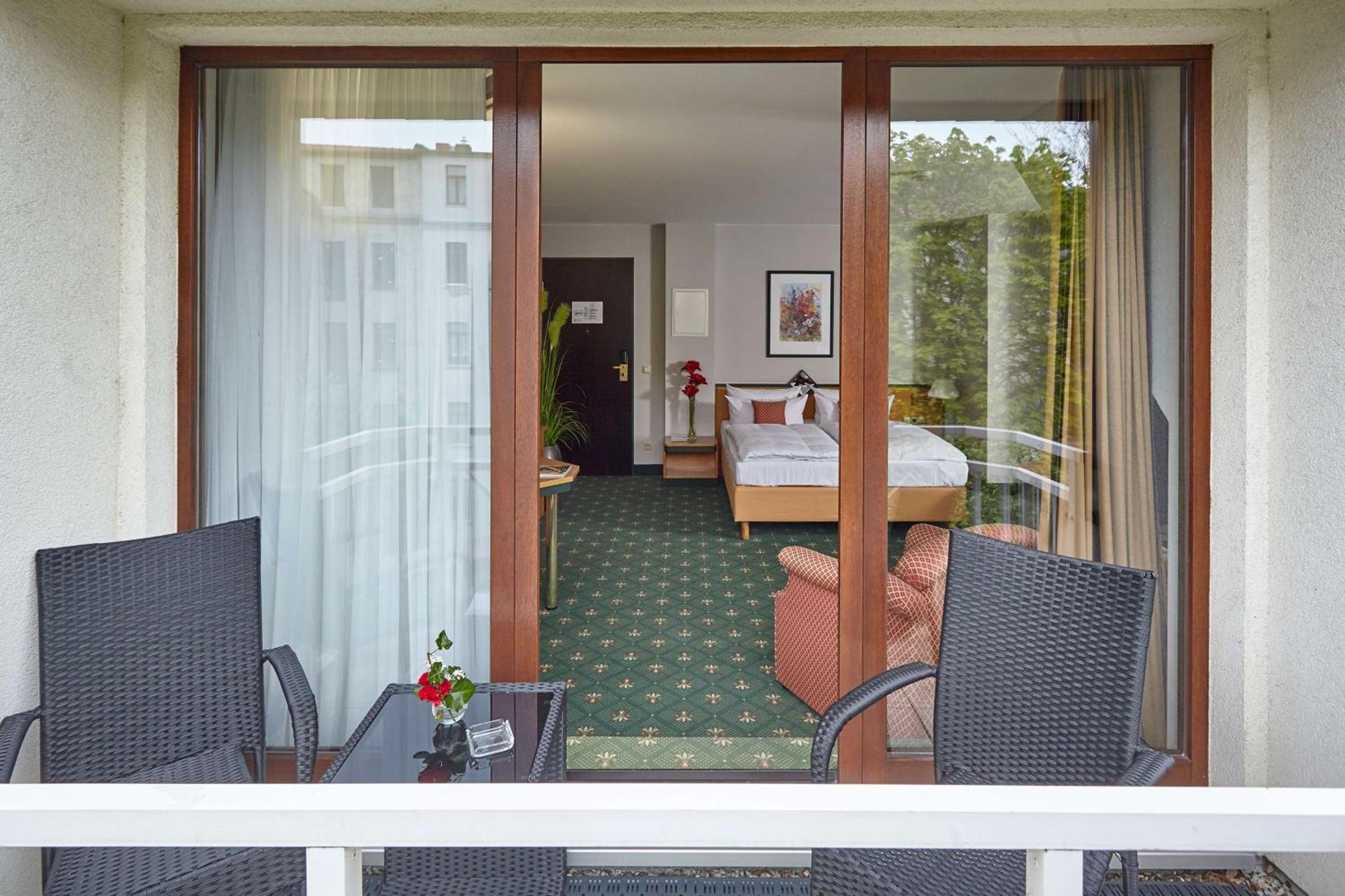 Suite - Photo 5