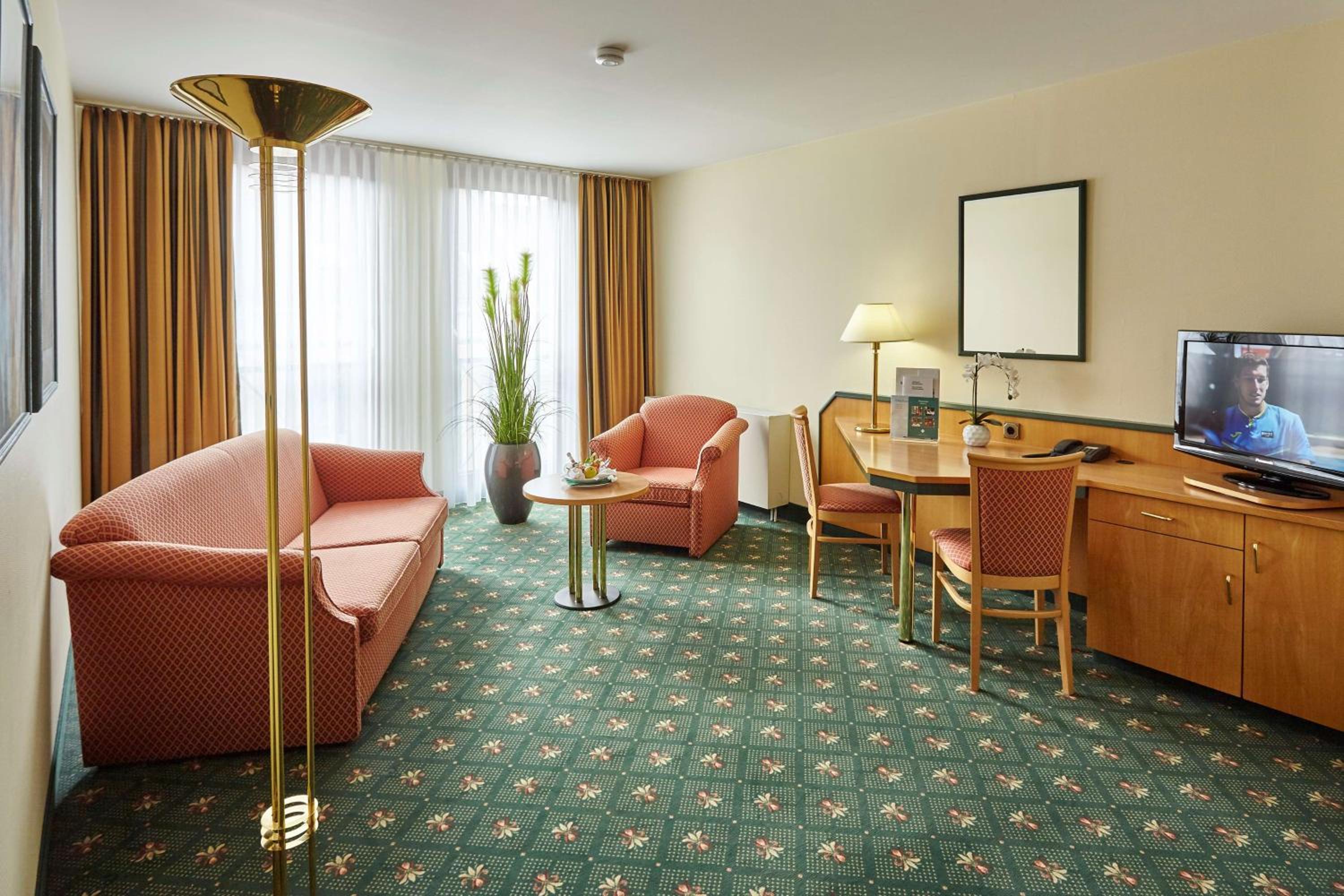 Suite - Photo 6