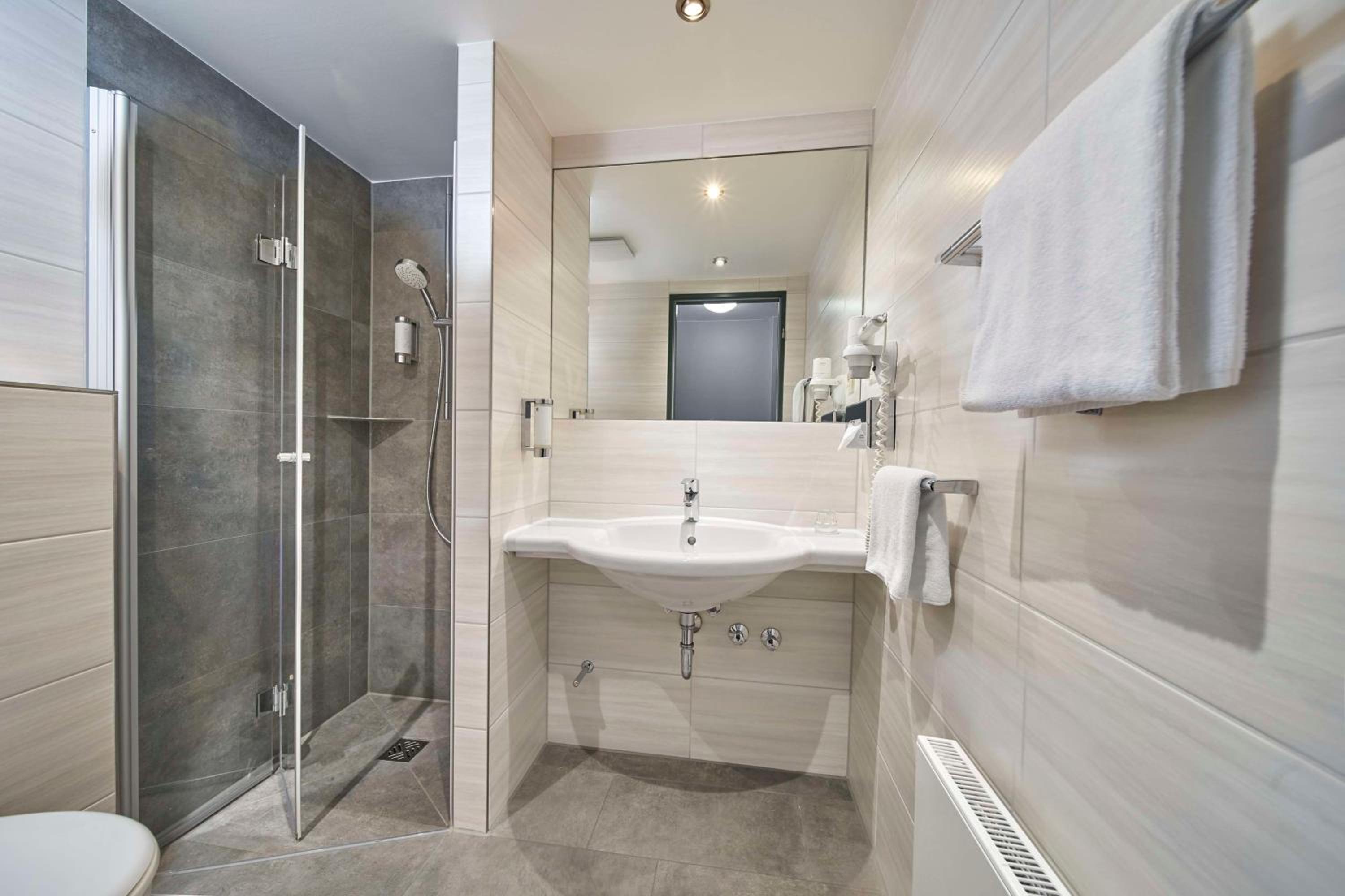 Standard Double Room - Photo 6