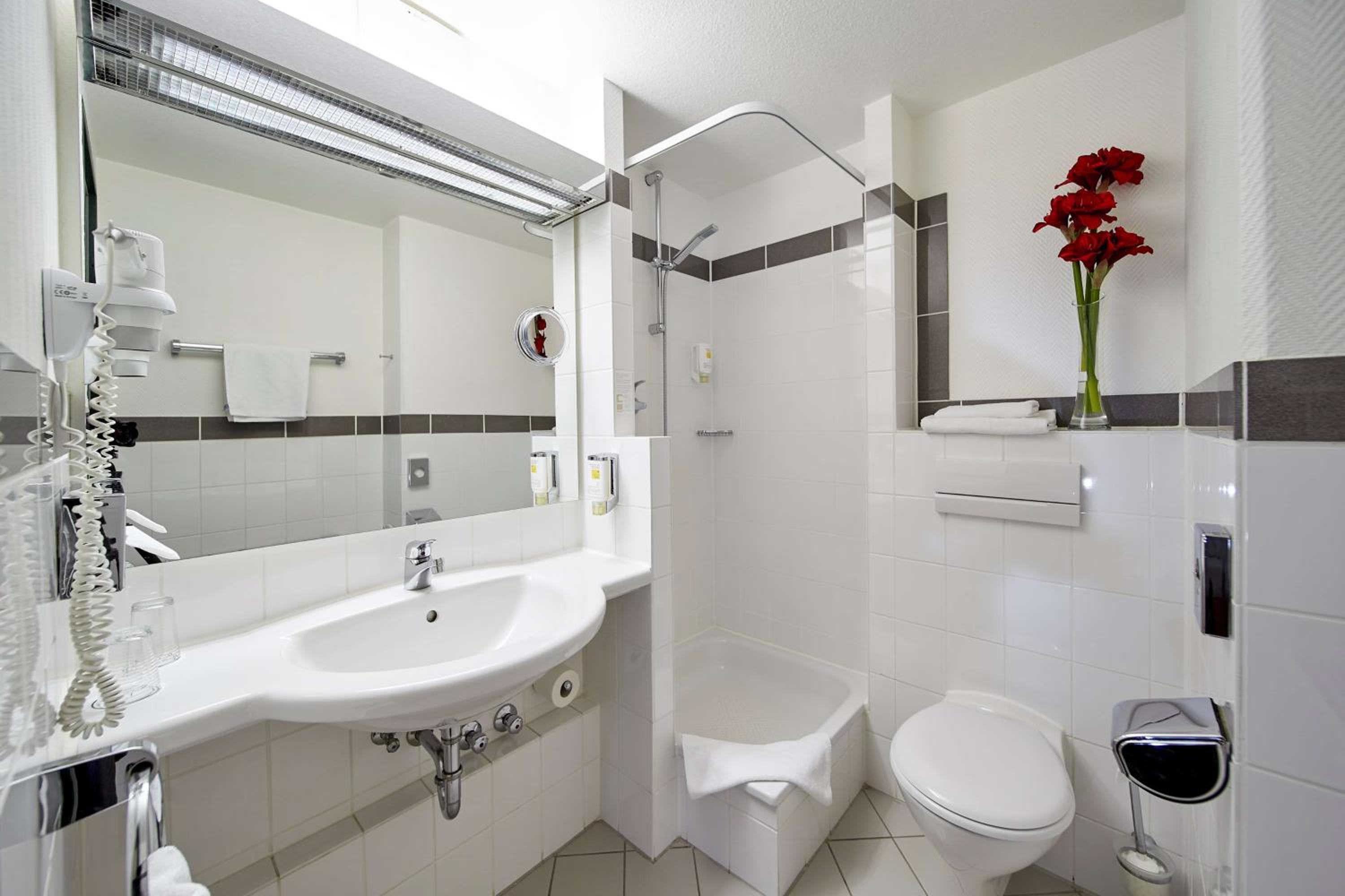 Standard Double Room - Photo 7