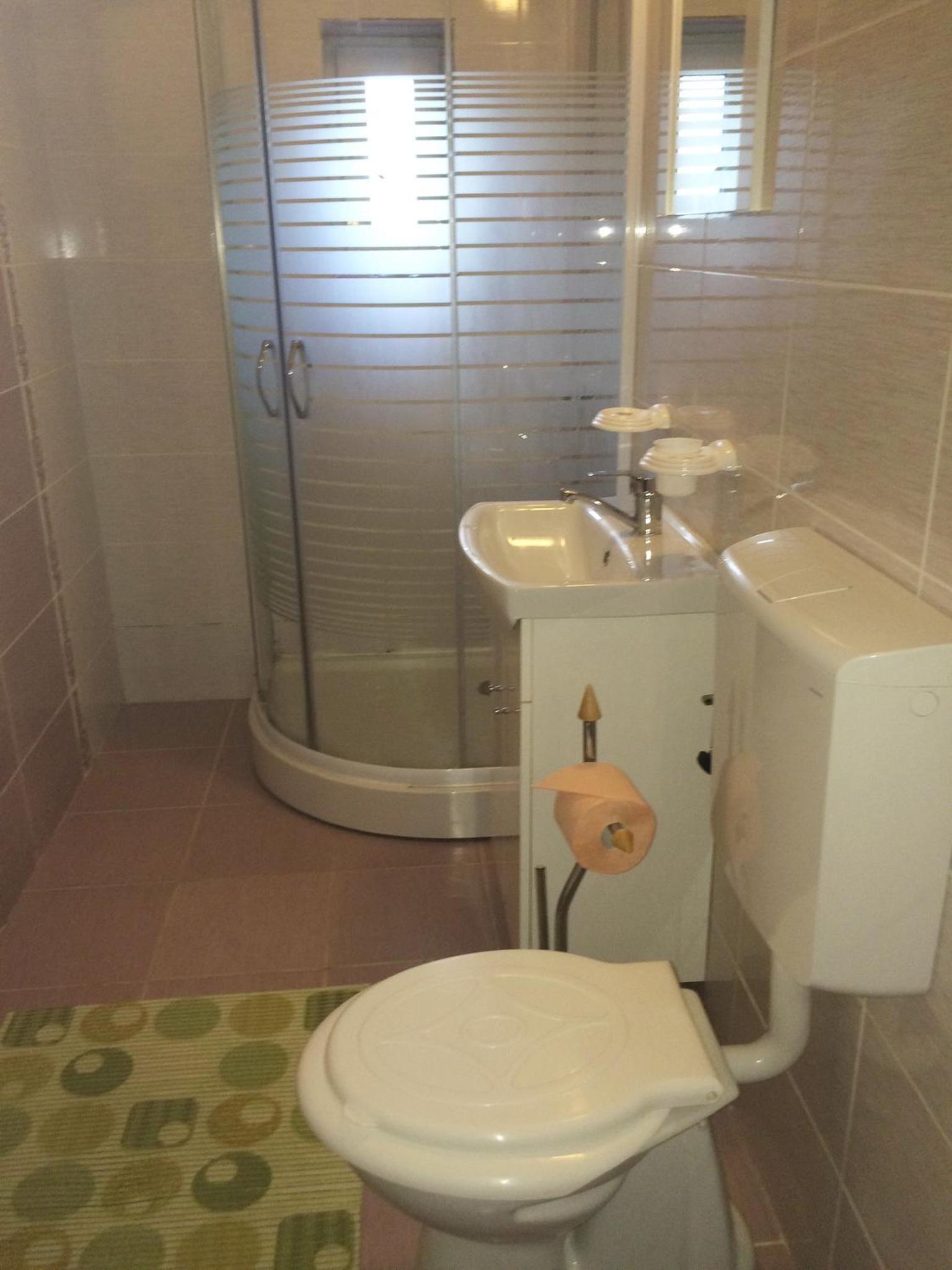 Triple Room with Private Bathroom - Photo 5