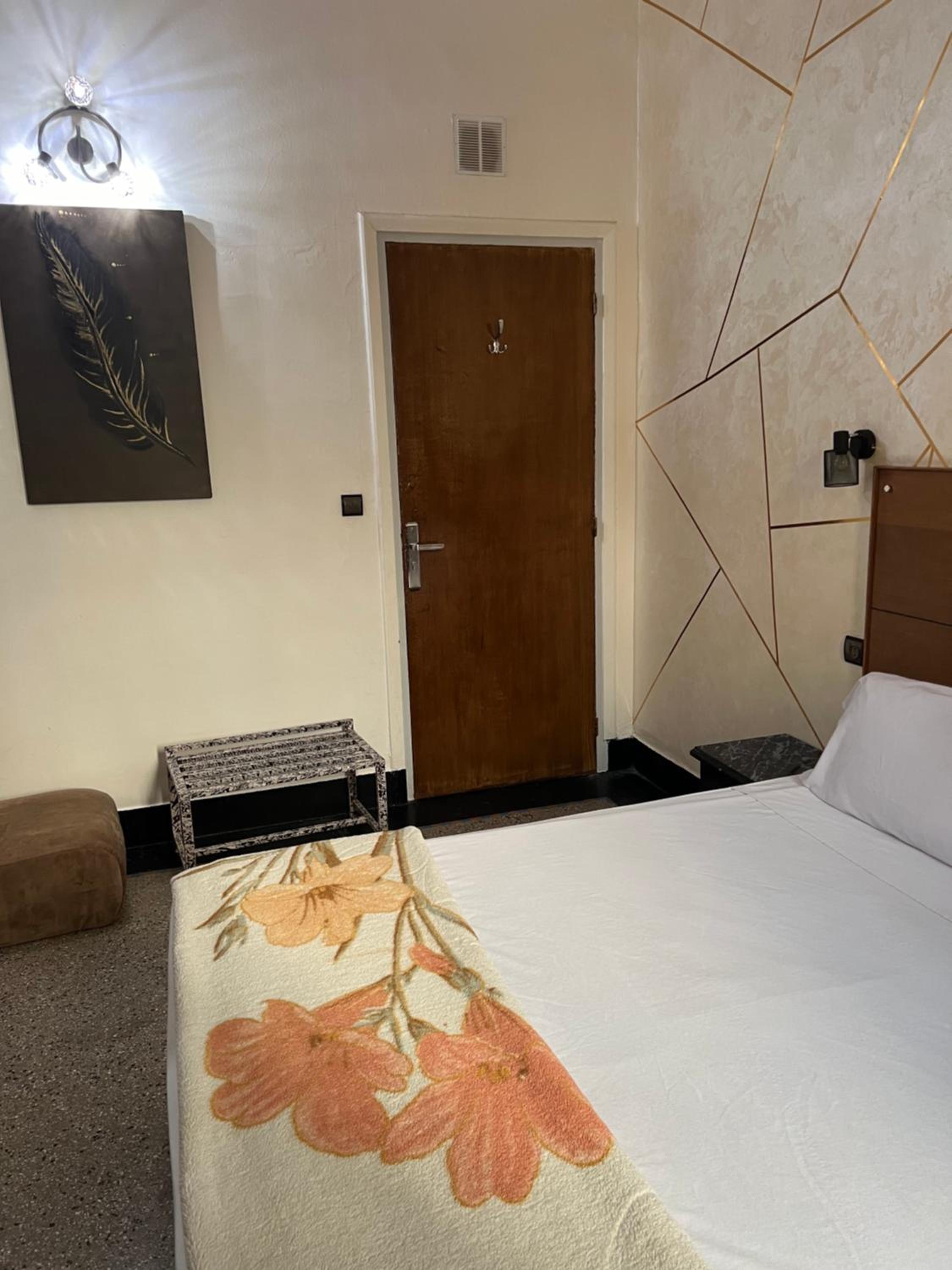 Economy Double Room - Photo 4