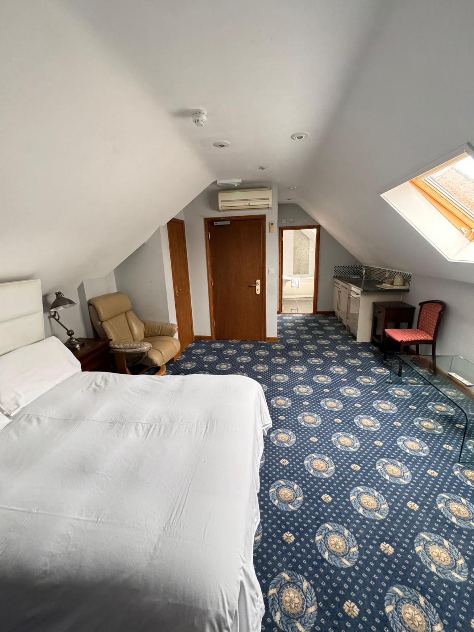 Standard Double Room photo 2