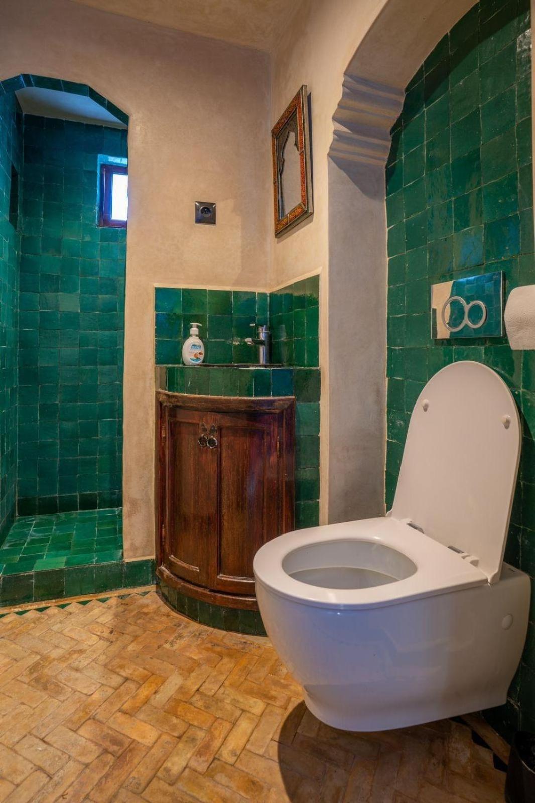 Standard Double Room Private Bathroom - Photo 5