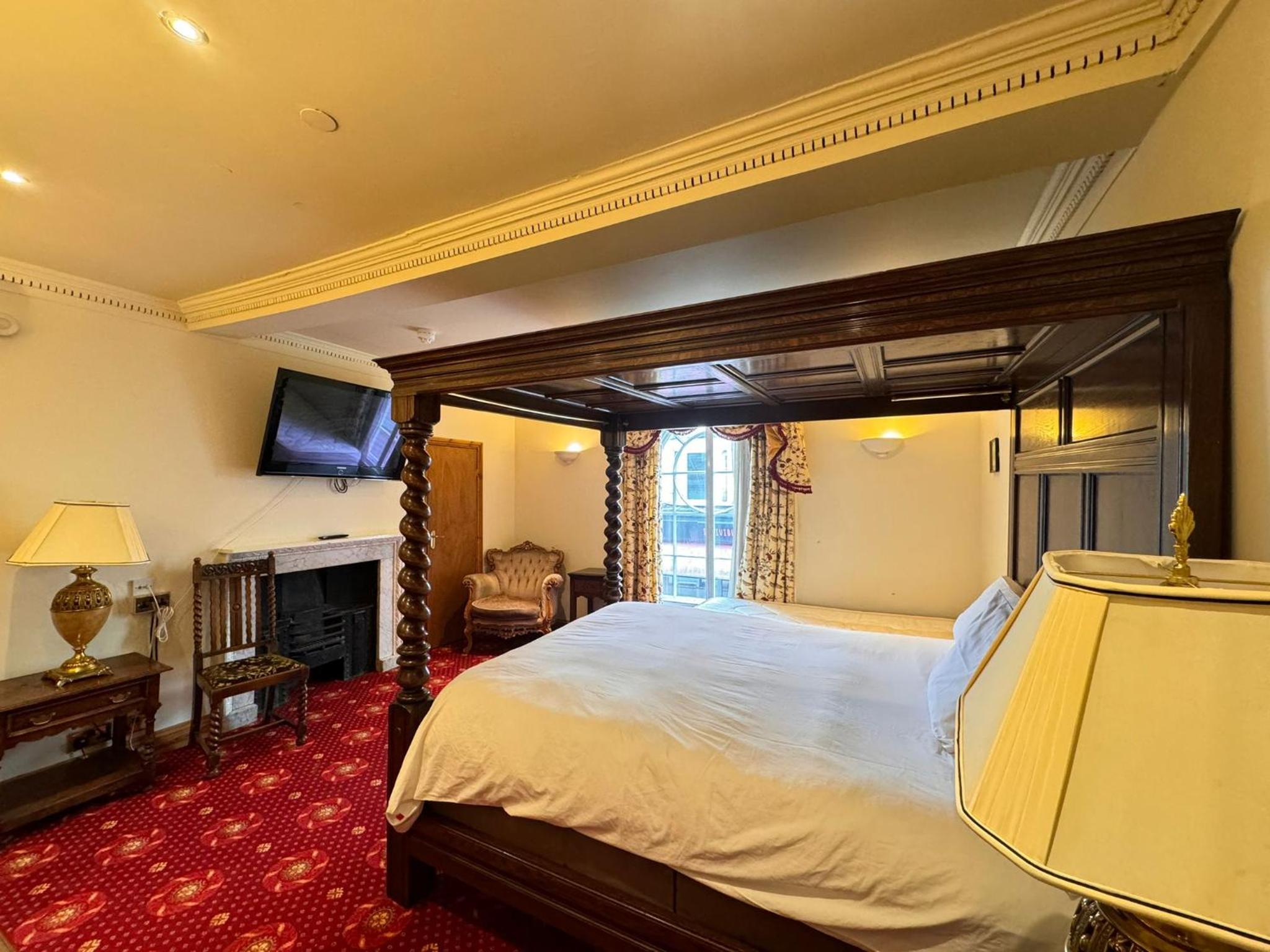 Deluxe King Room photo 3
