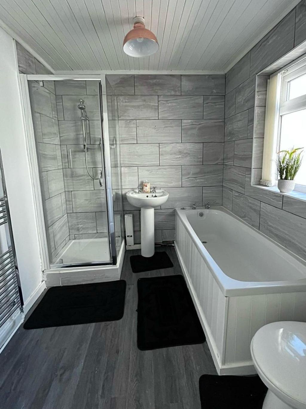 Three-Bedroom House photo 2