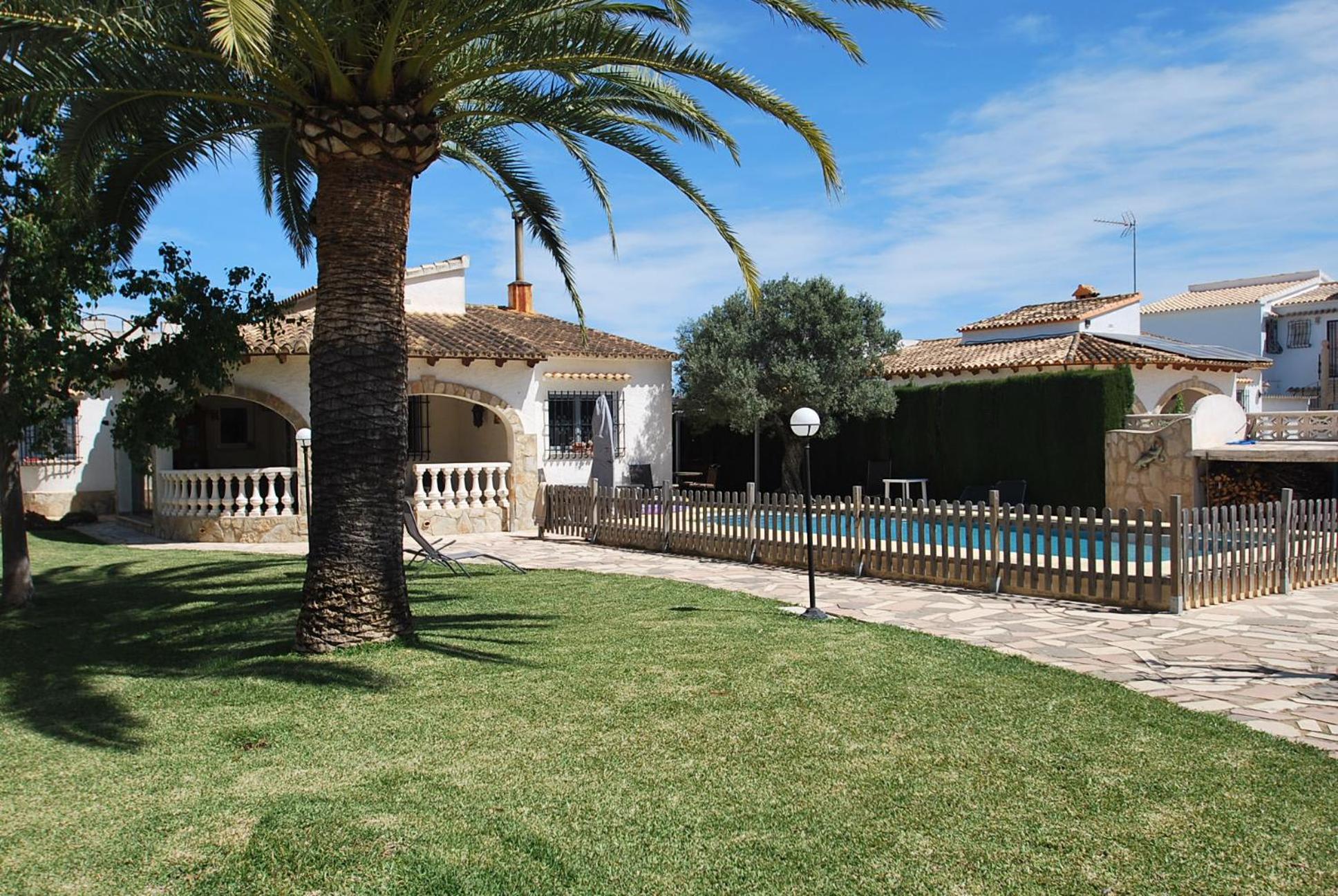 Villa photo 3