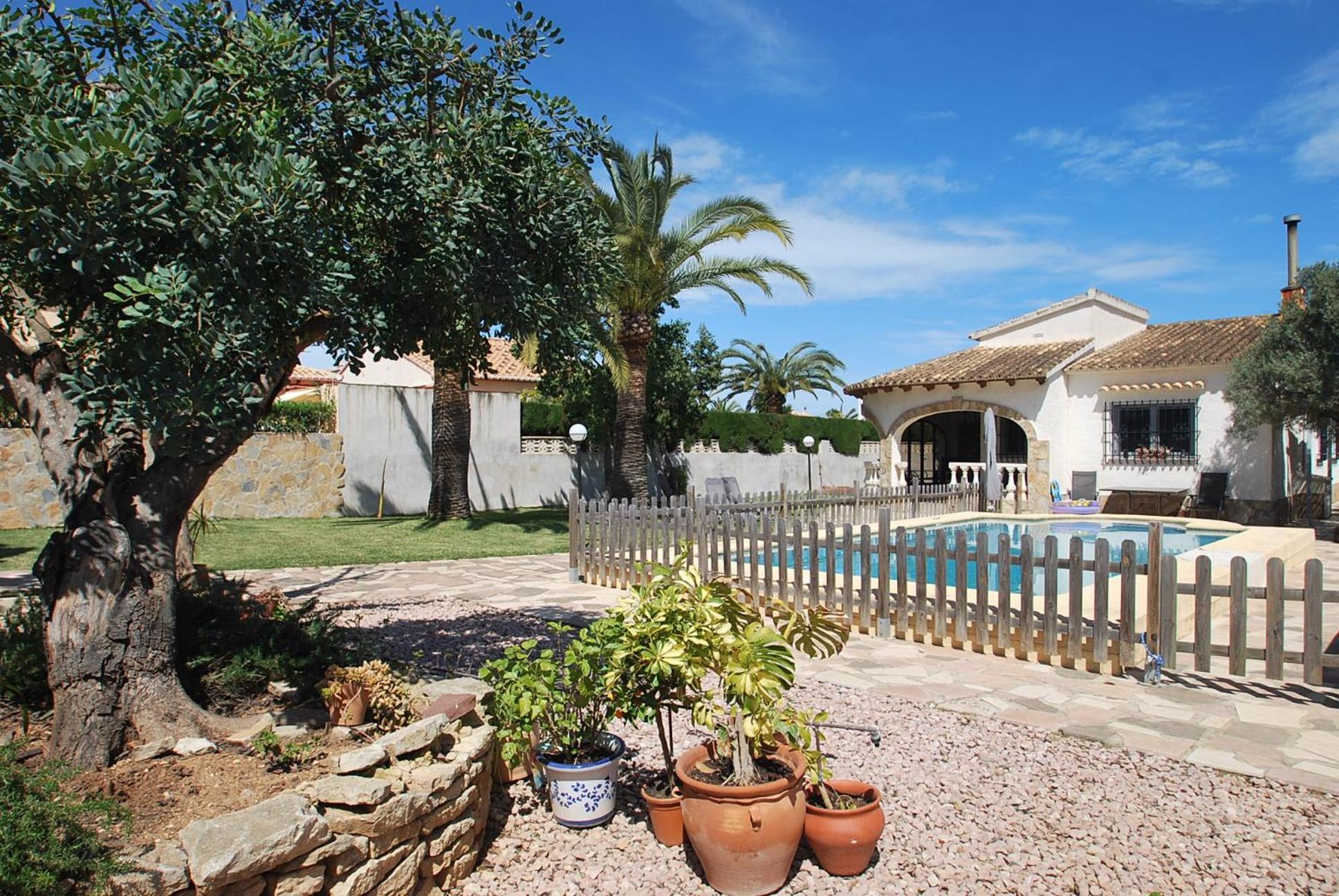 Villa photo 2