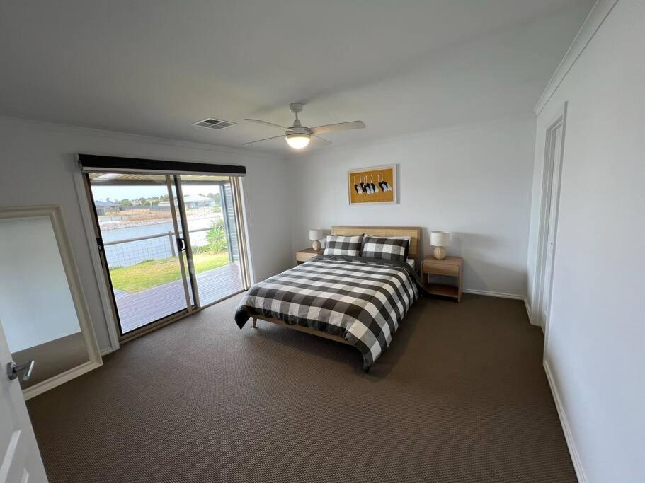 Four-Bedroom House photo 1