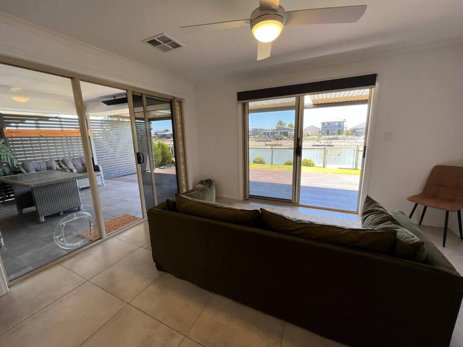 Four-Bedroom House photo 3