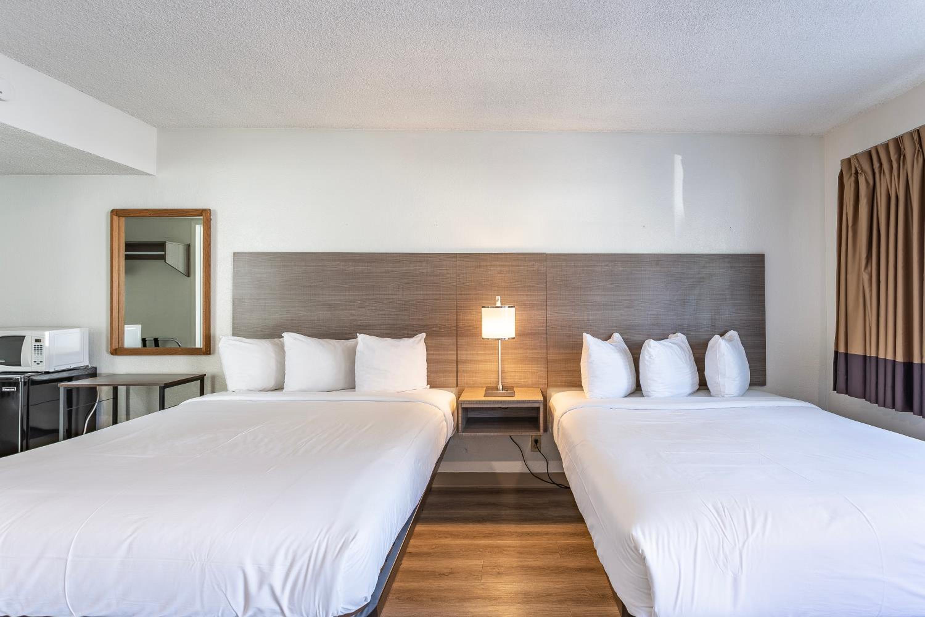 Queen Room with Two Queen Beds - Photo 1