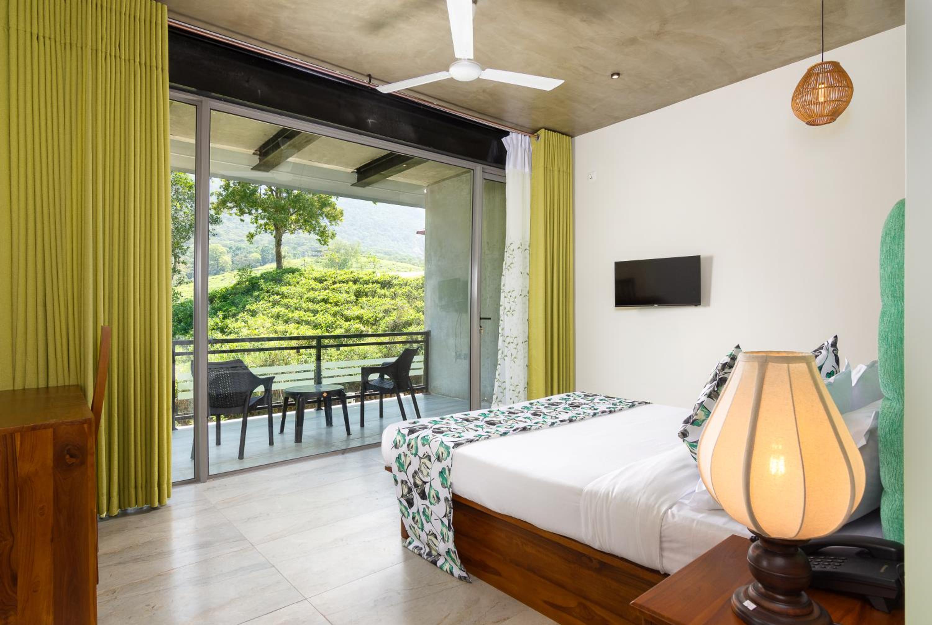 Deluxe Double Room with Bath photo 1