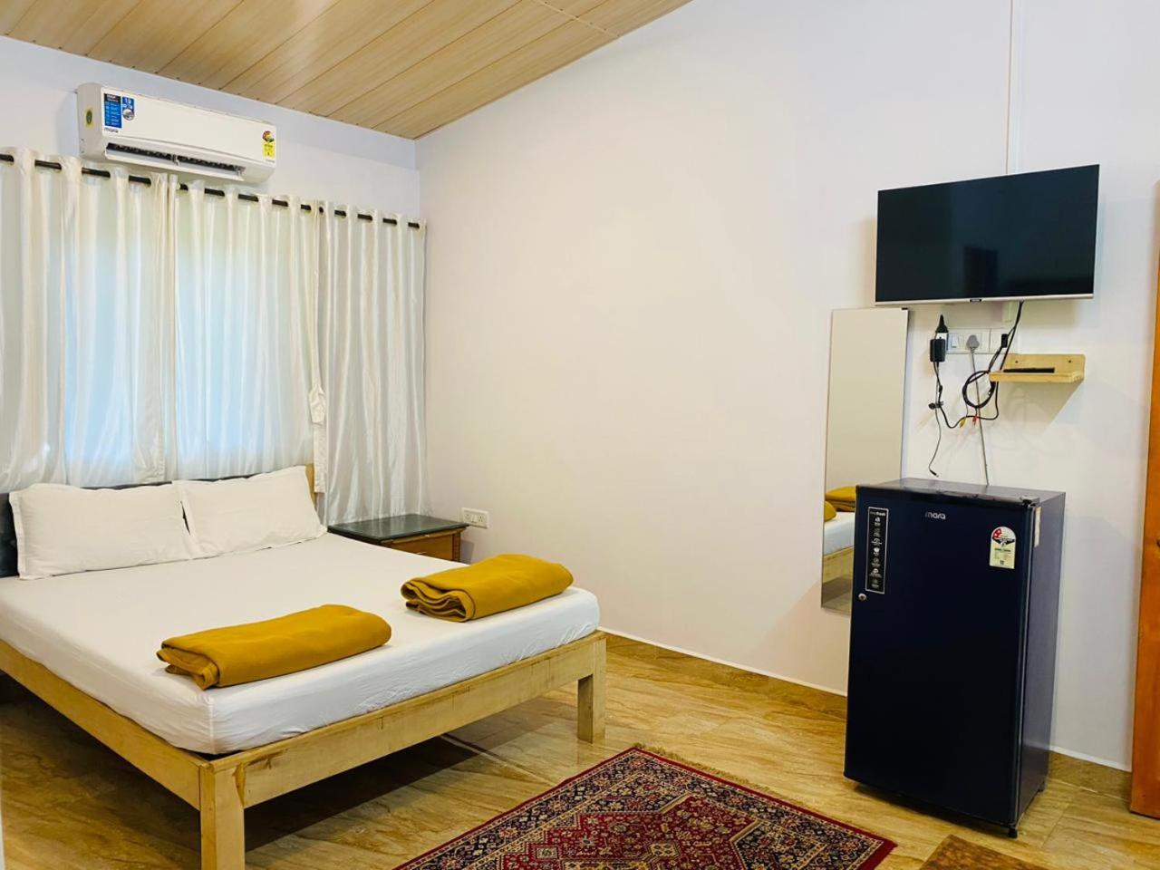 Deluxe Double Room With Extra Bed