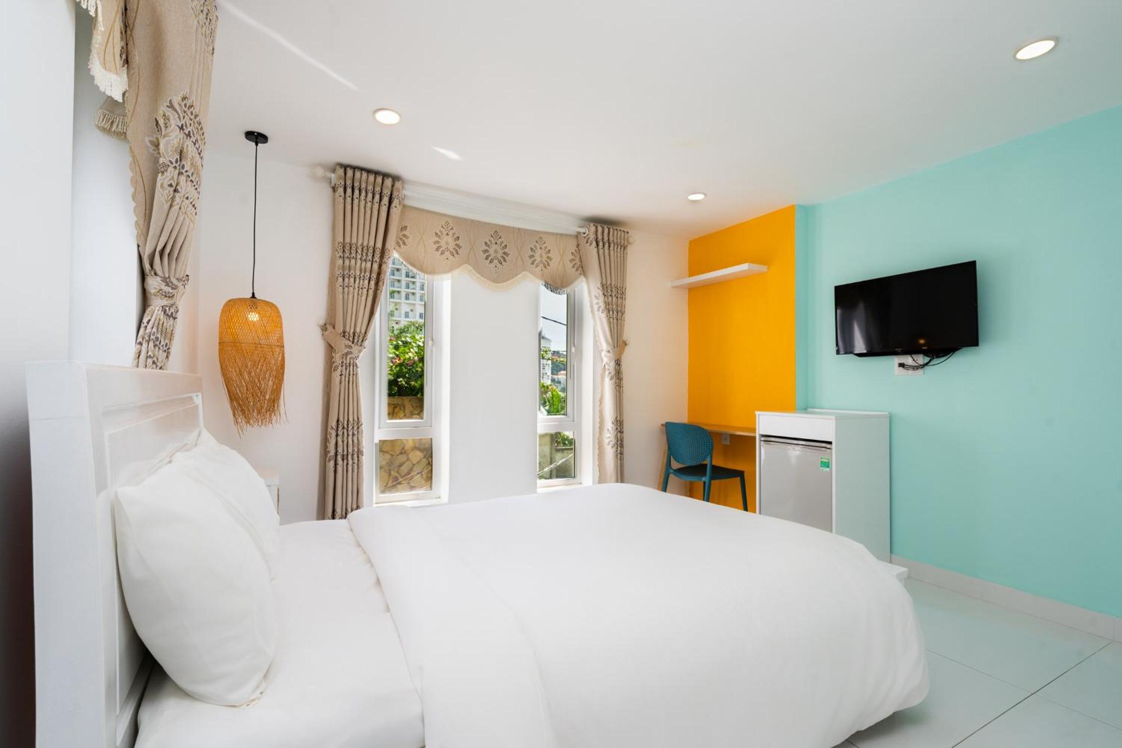Deluxe Room - Photo 22