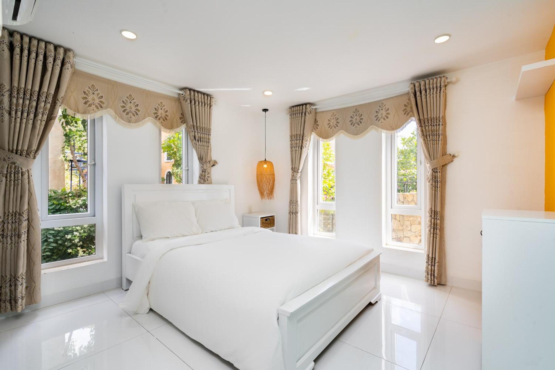 Deluxe Room - Photo 15