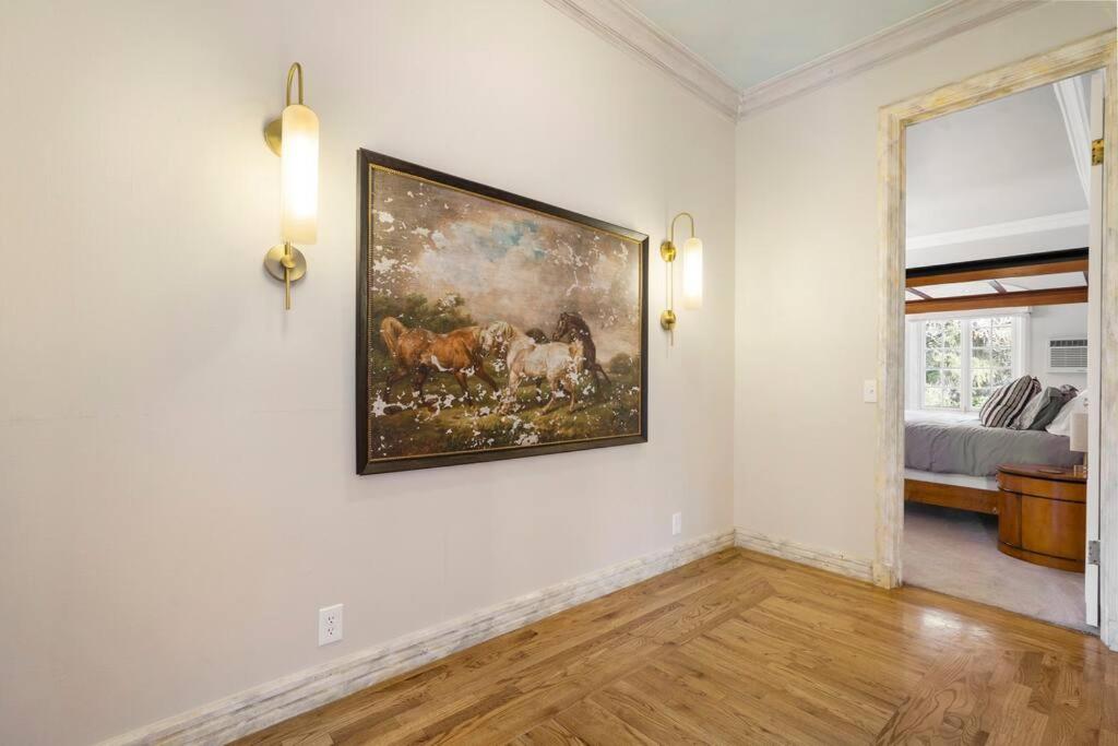 Four-Bedroom House photo 2