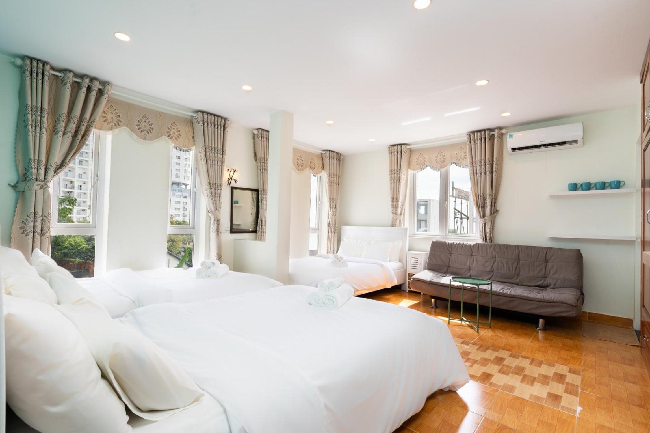 Family Room - Photo 6
