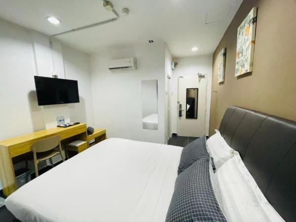 Standard Double Room photo 3