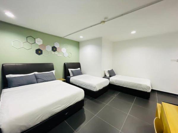 Deluxe Family Suite photo 2
