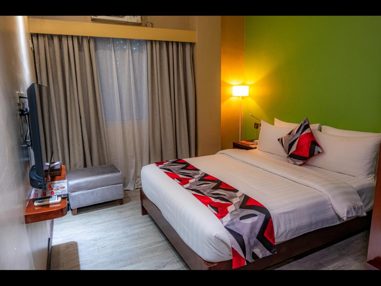 Deluxe Queen Room photo 2
