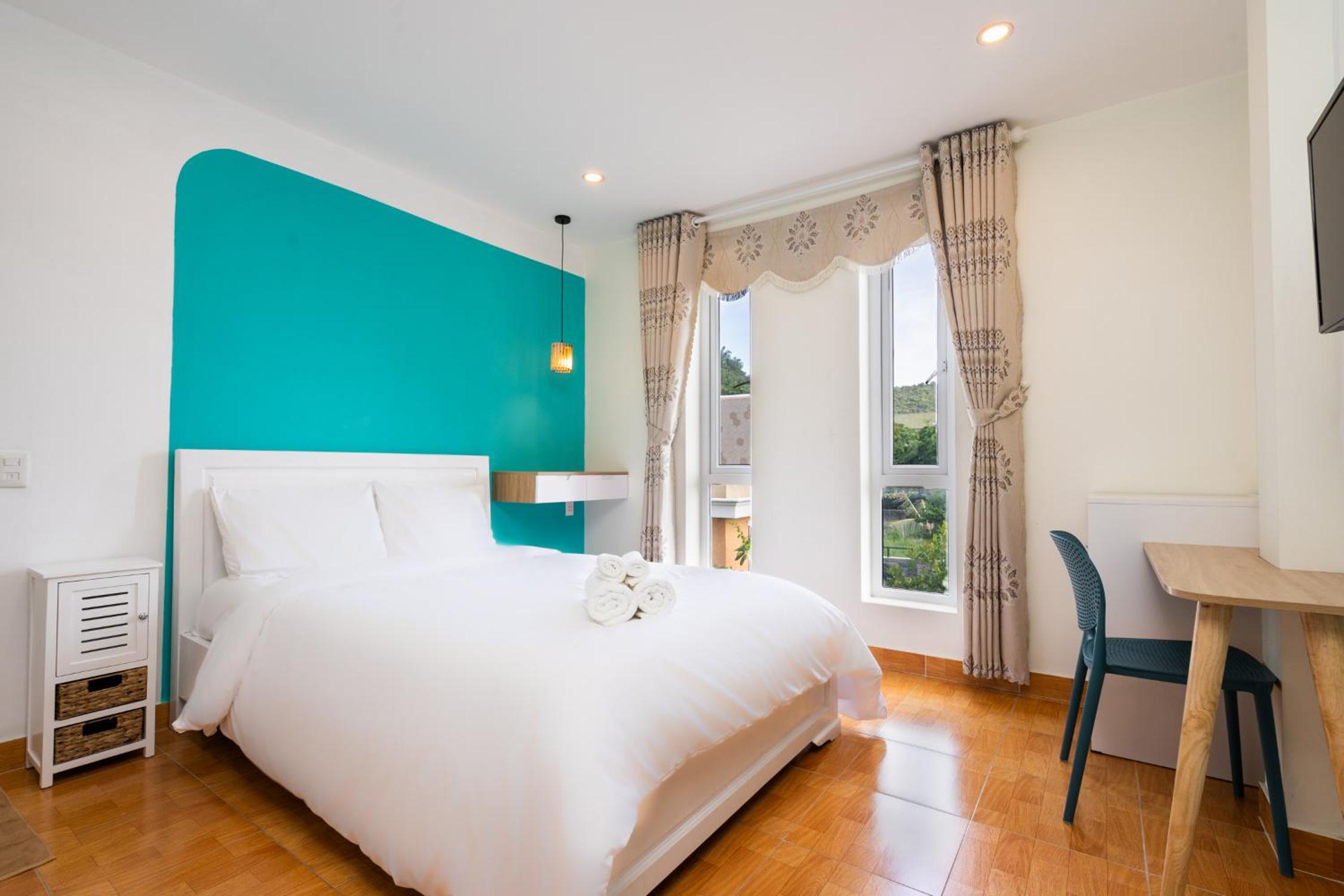 Deluxe Double Room With Sea View - Photo 13
