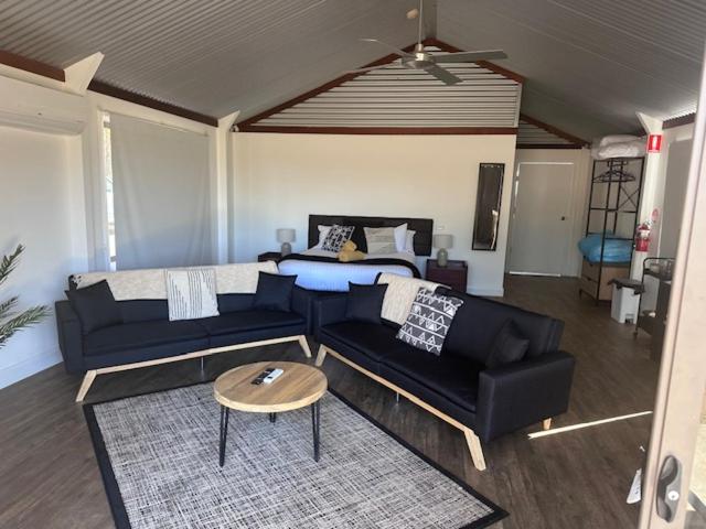 One-Bedroom House photo 1