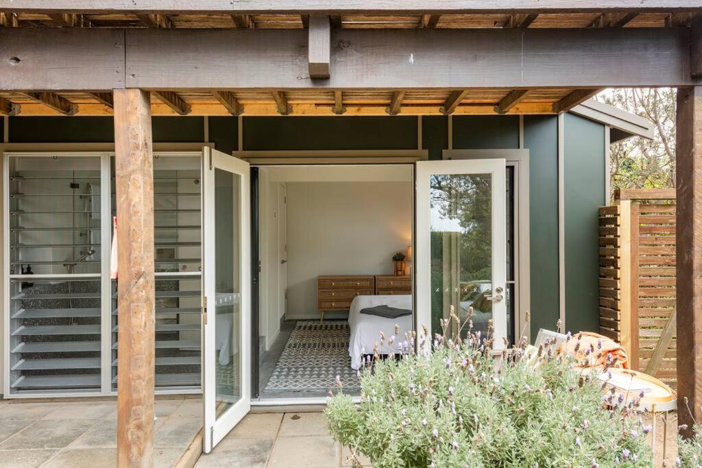 Four-Bedroom House photo 2