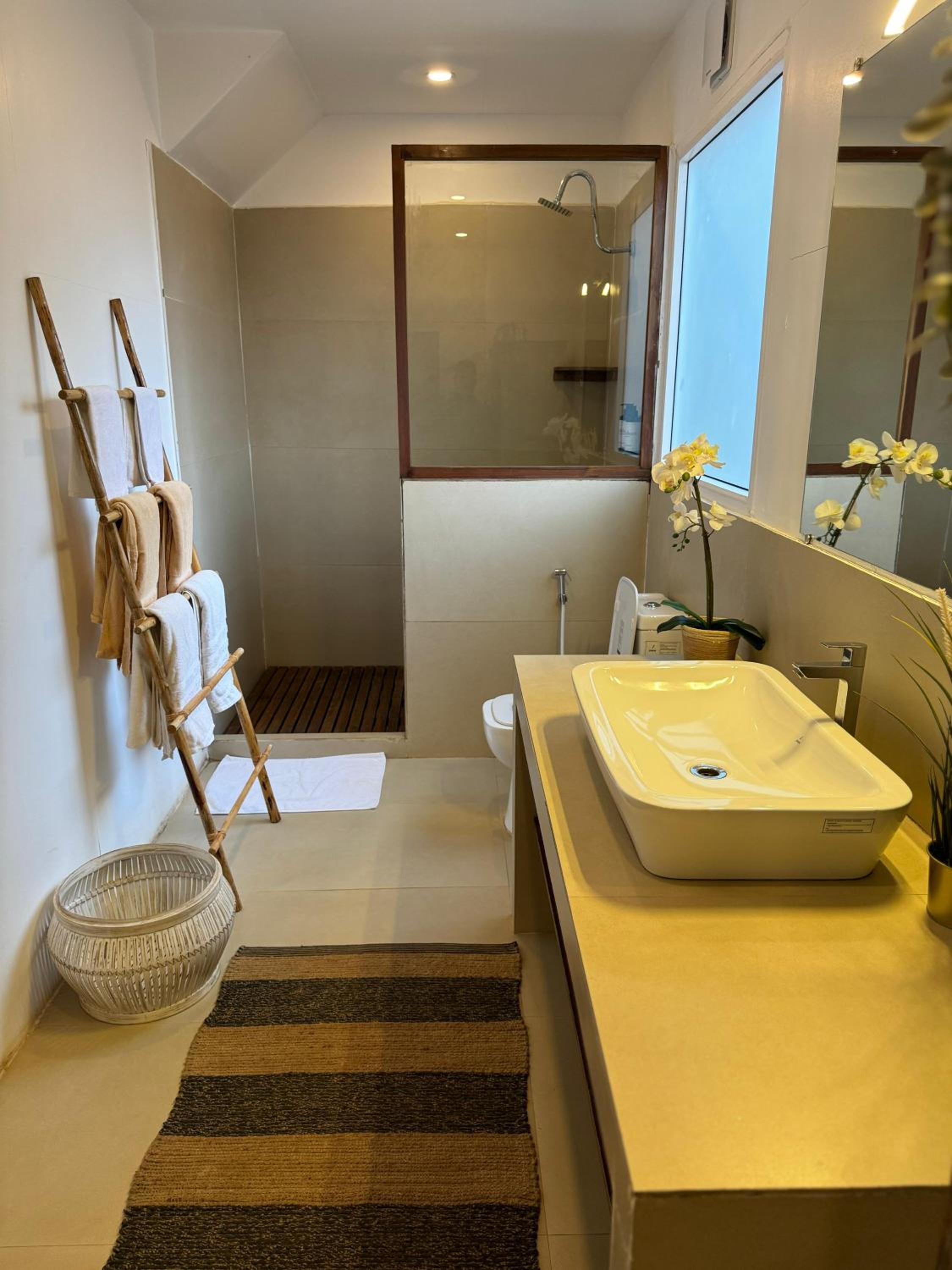 Deluxe Double Room with Balcony photo 3
