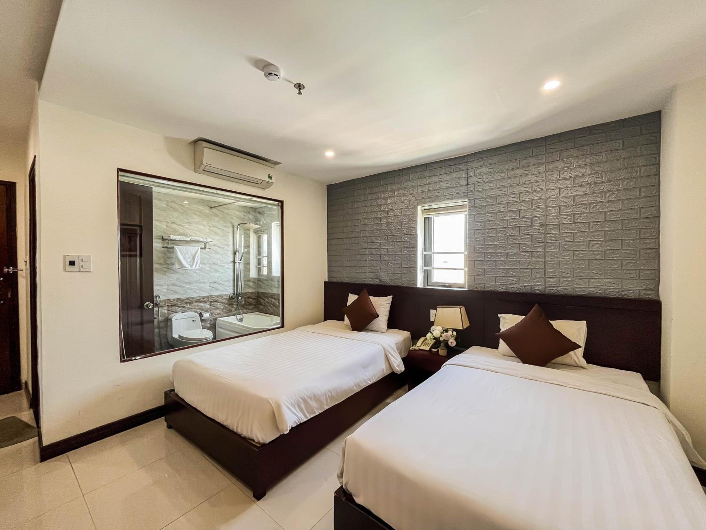 Deluxe Twin Room - Photo 3