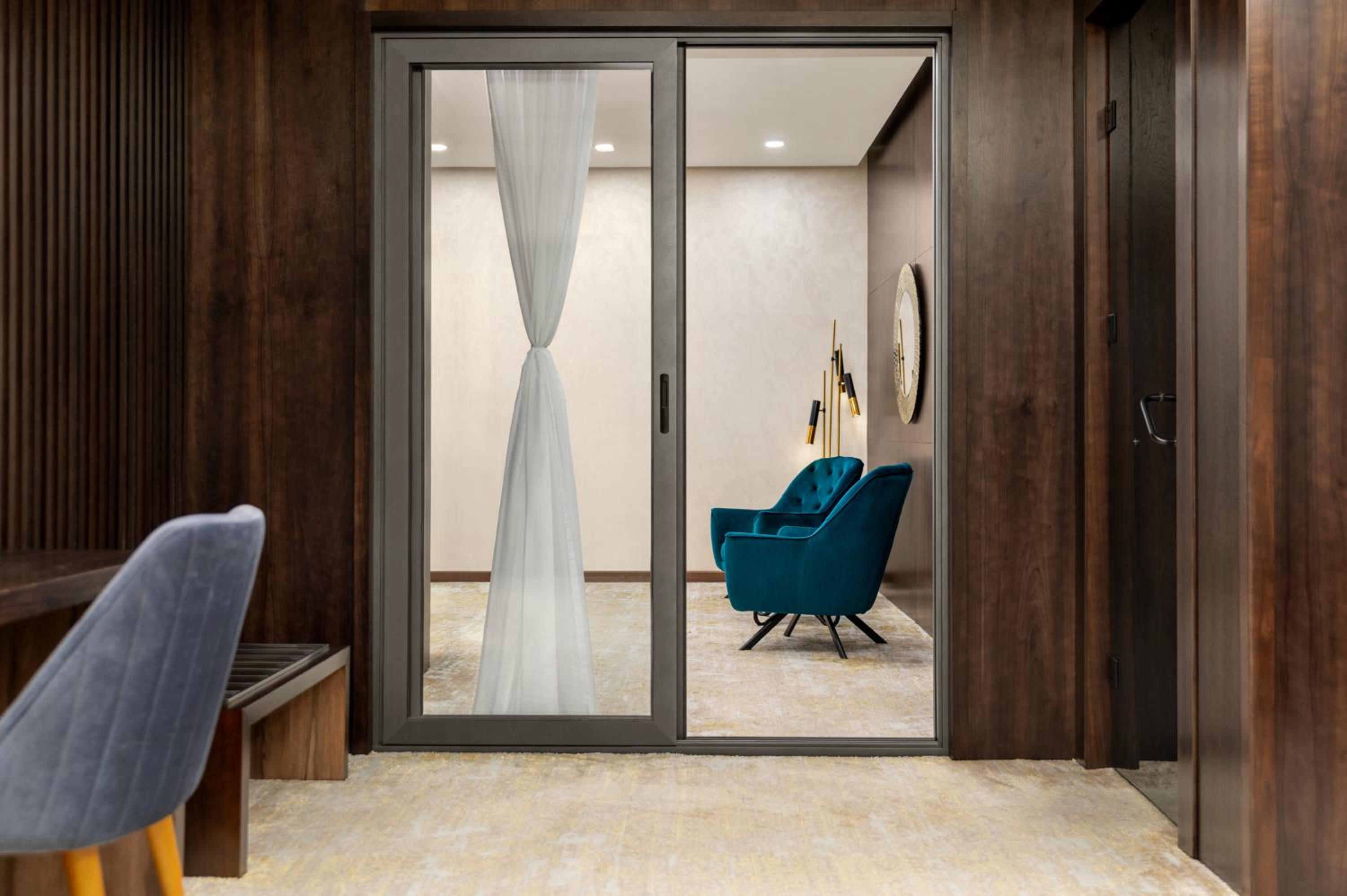 Suite - Photo 3