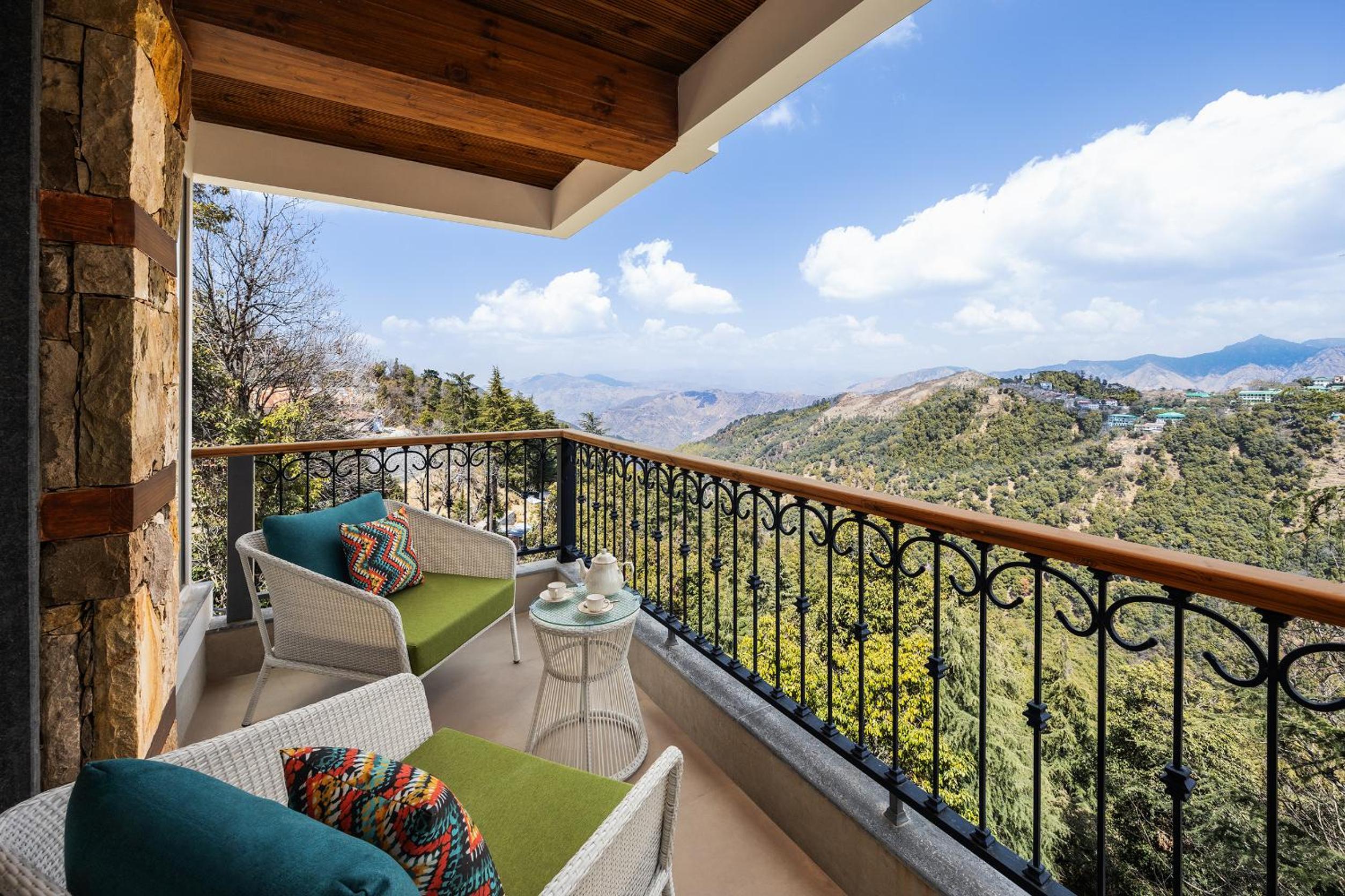 Junior Suite With Private Balcony - Photo 2