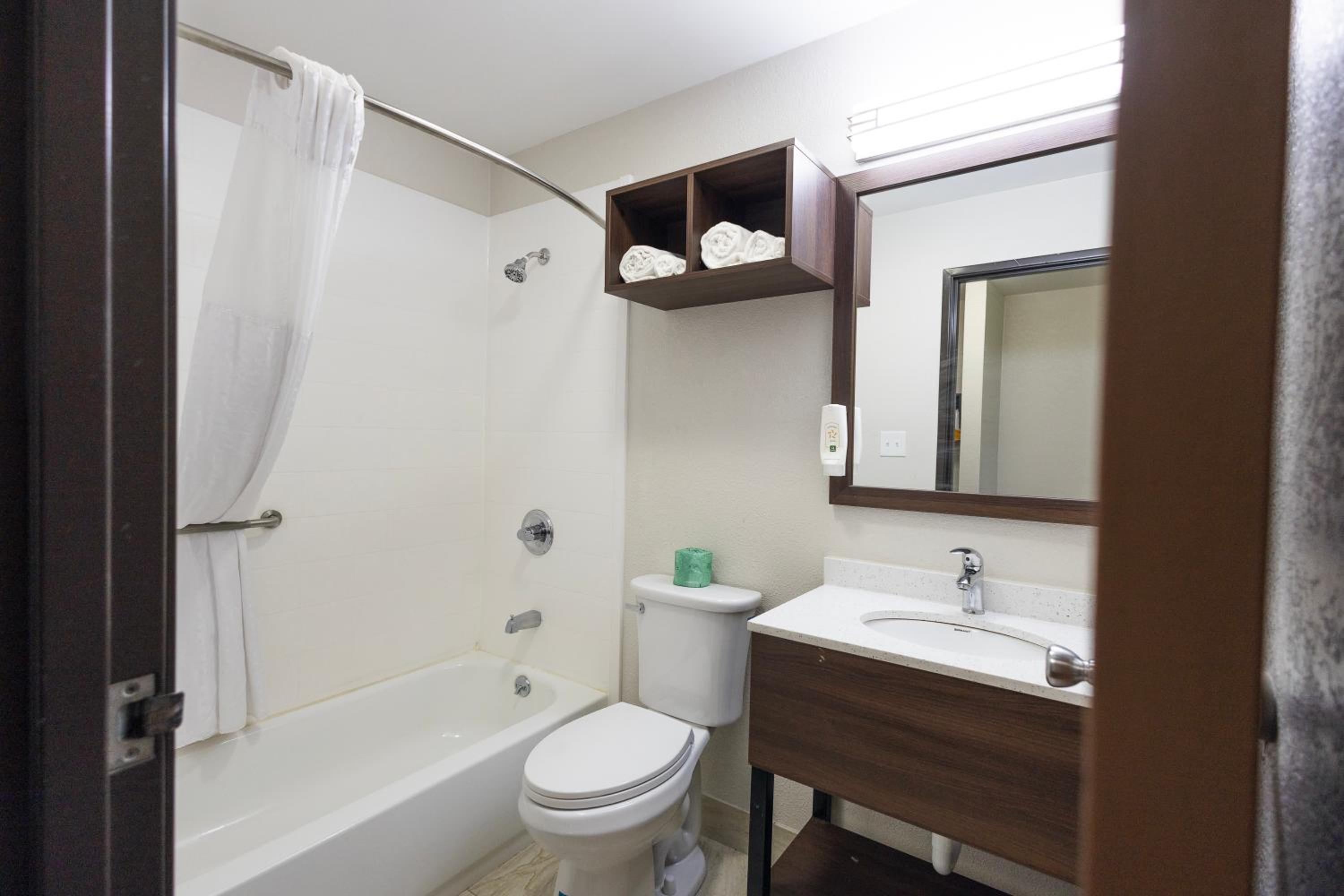 King Room - Non-Smoking - Photo 3