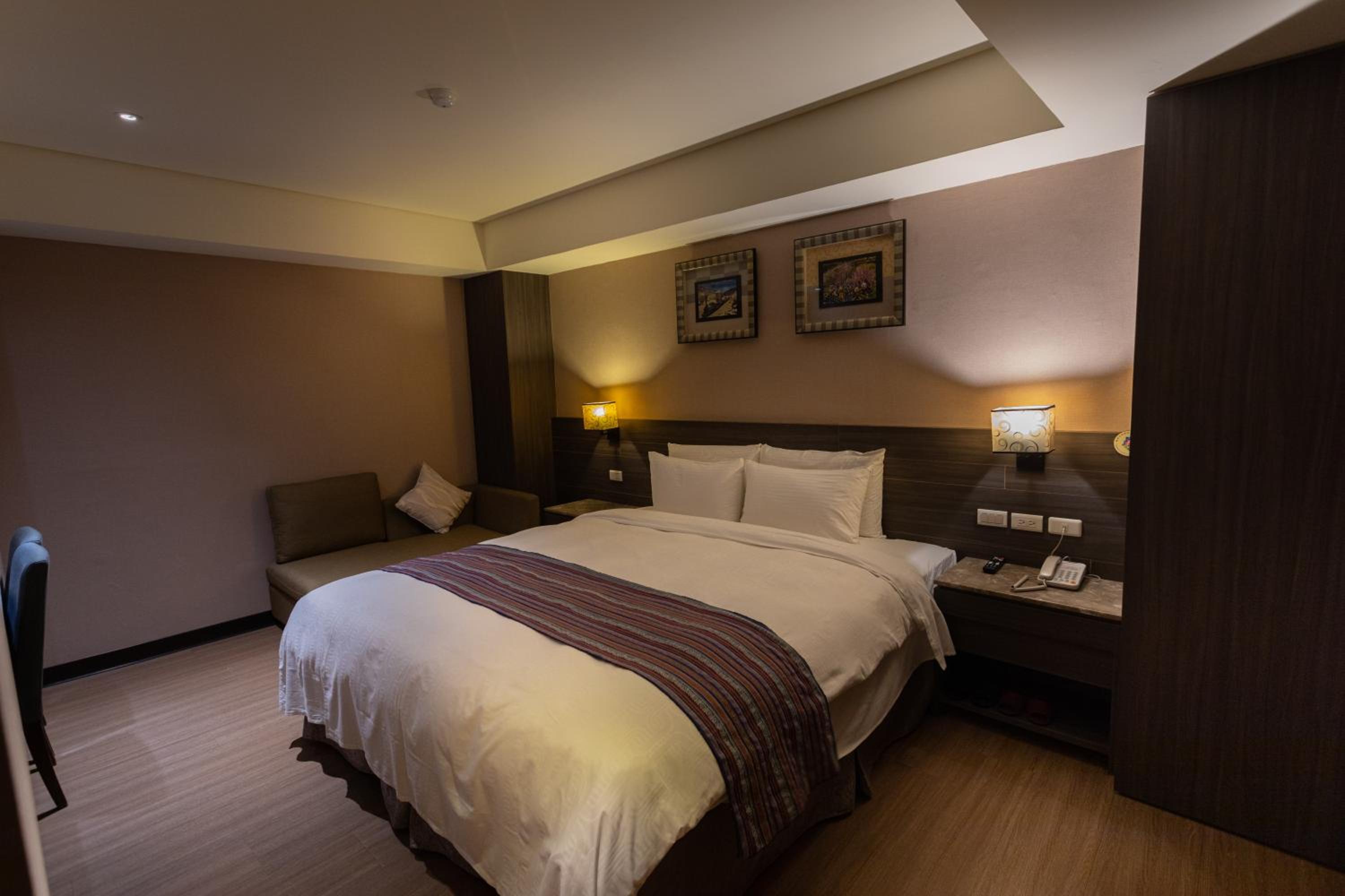 Deluxe Double Room photo 3