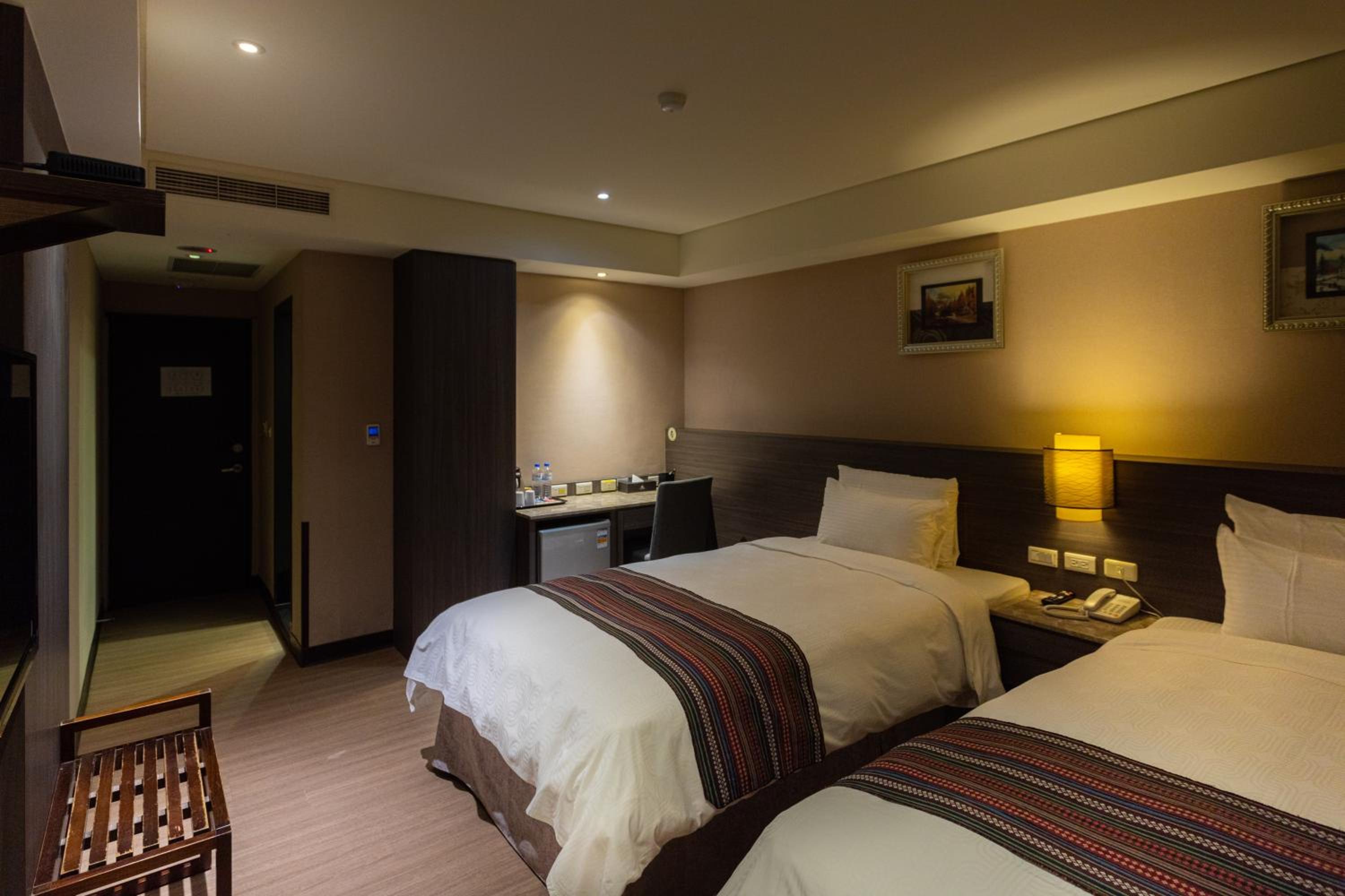 Twin Room - Photo 3