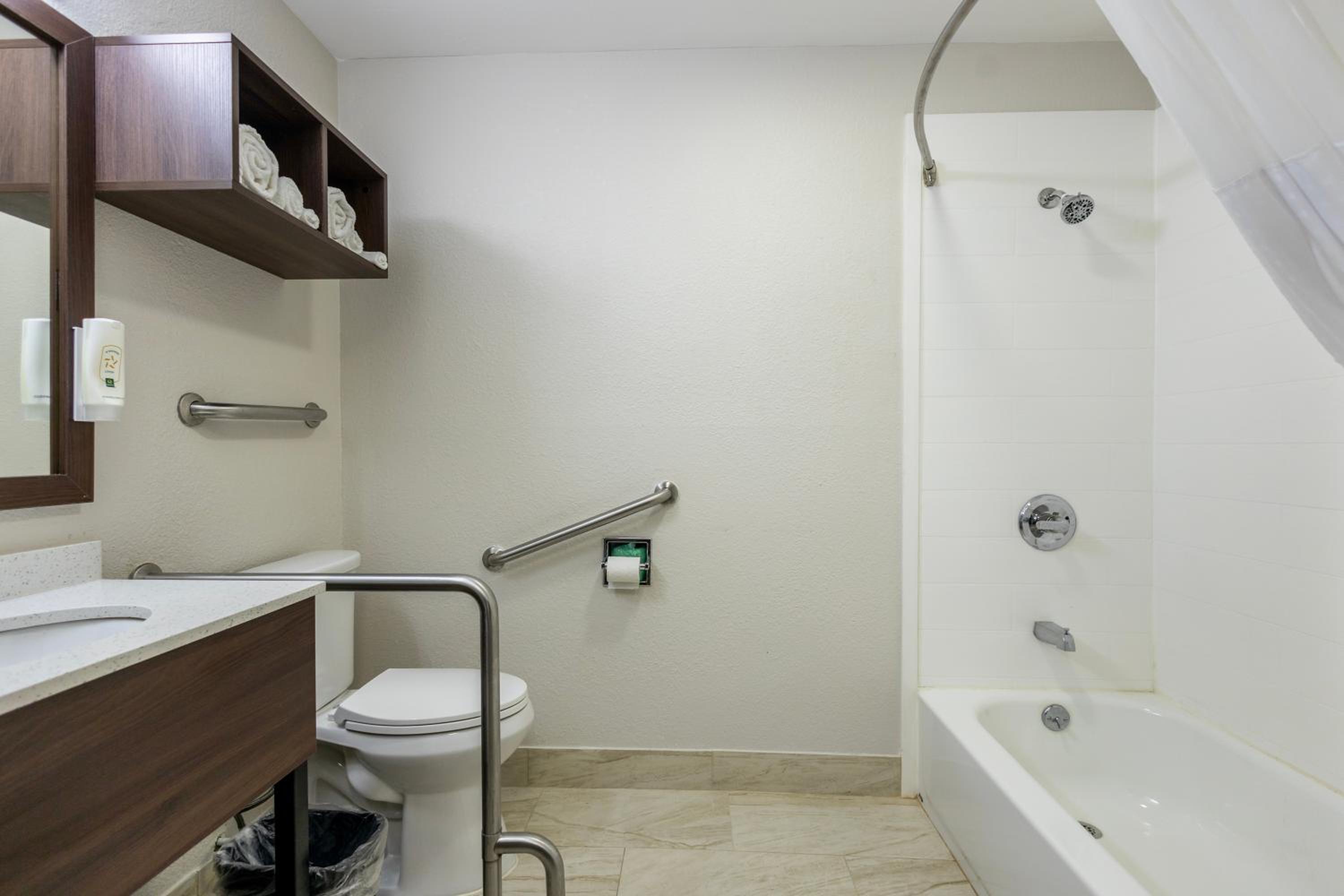 King Room - Accessible/Non-Smoking - Photo 4