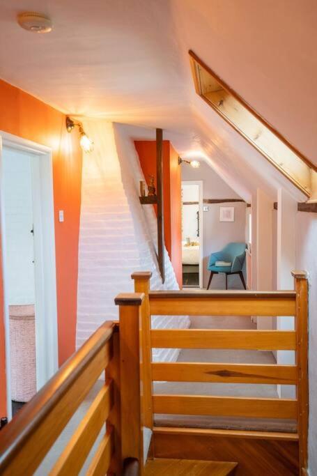 Three-Bedroom House photo 3