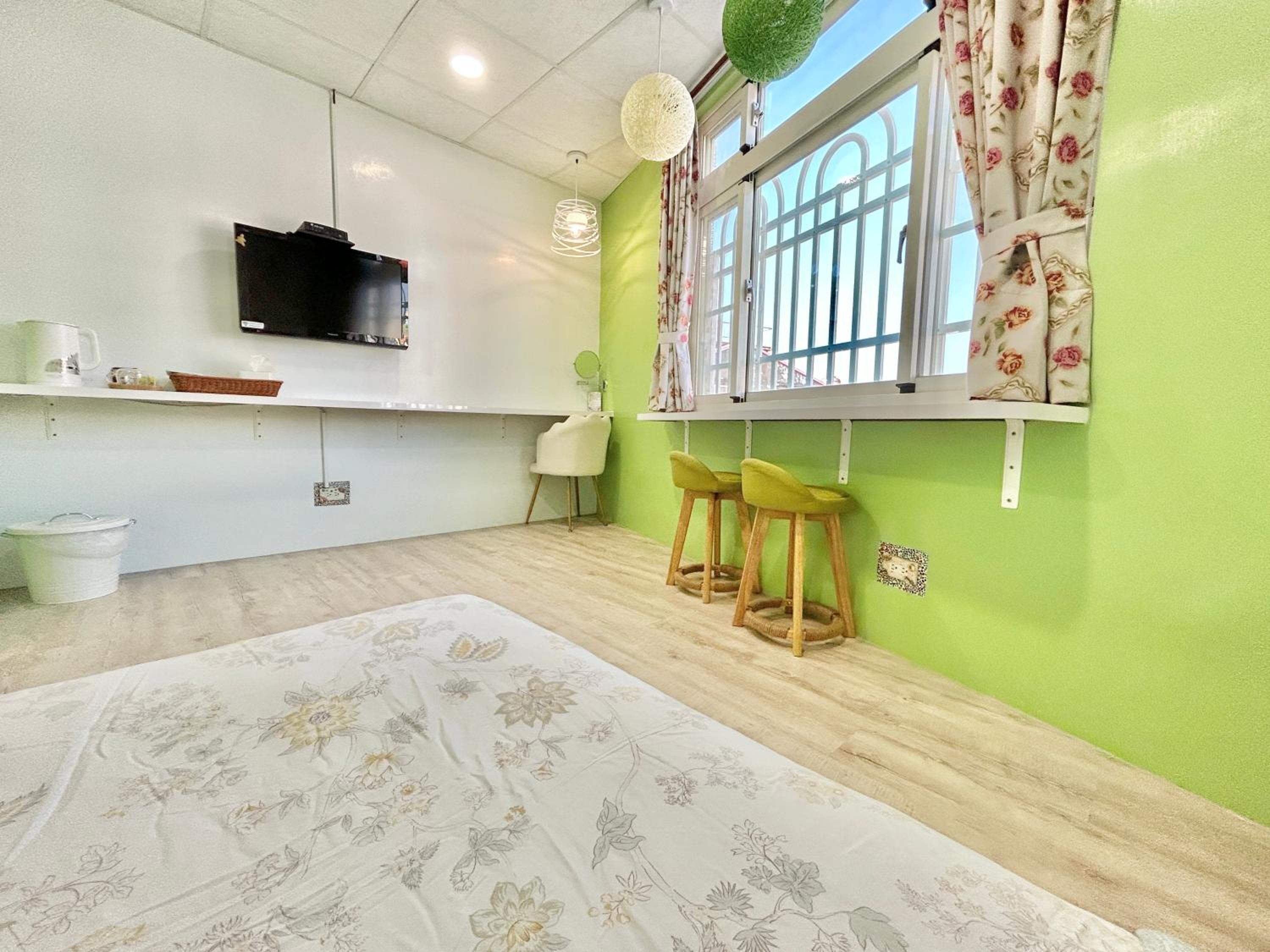 Budget Double Room photo 3
