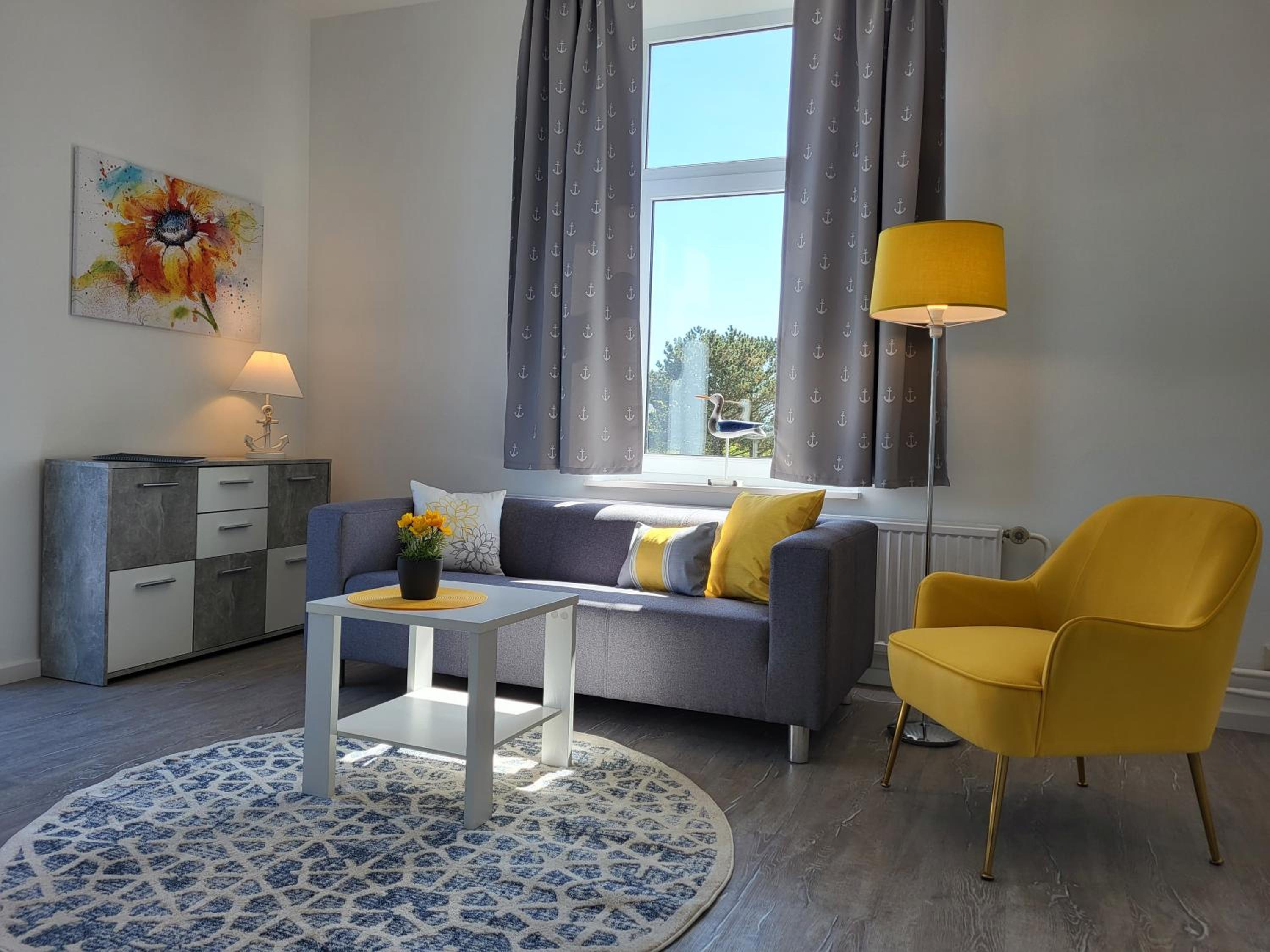 One-Bedroom Apartment photo 1