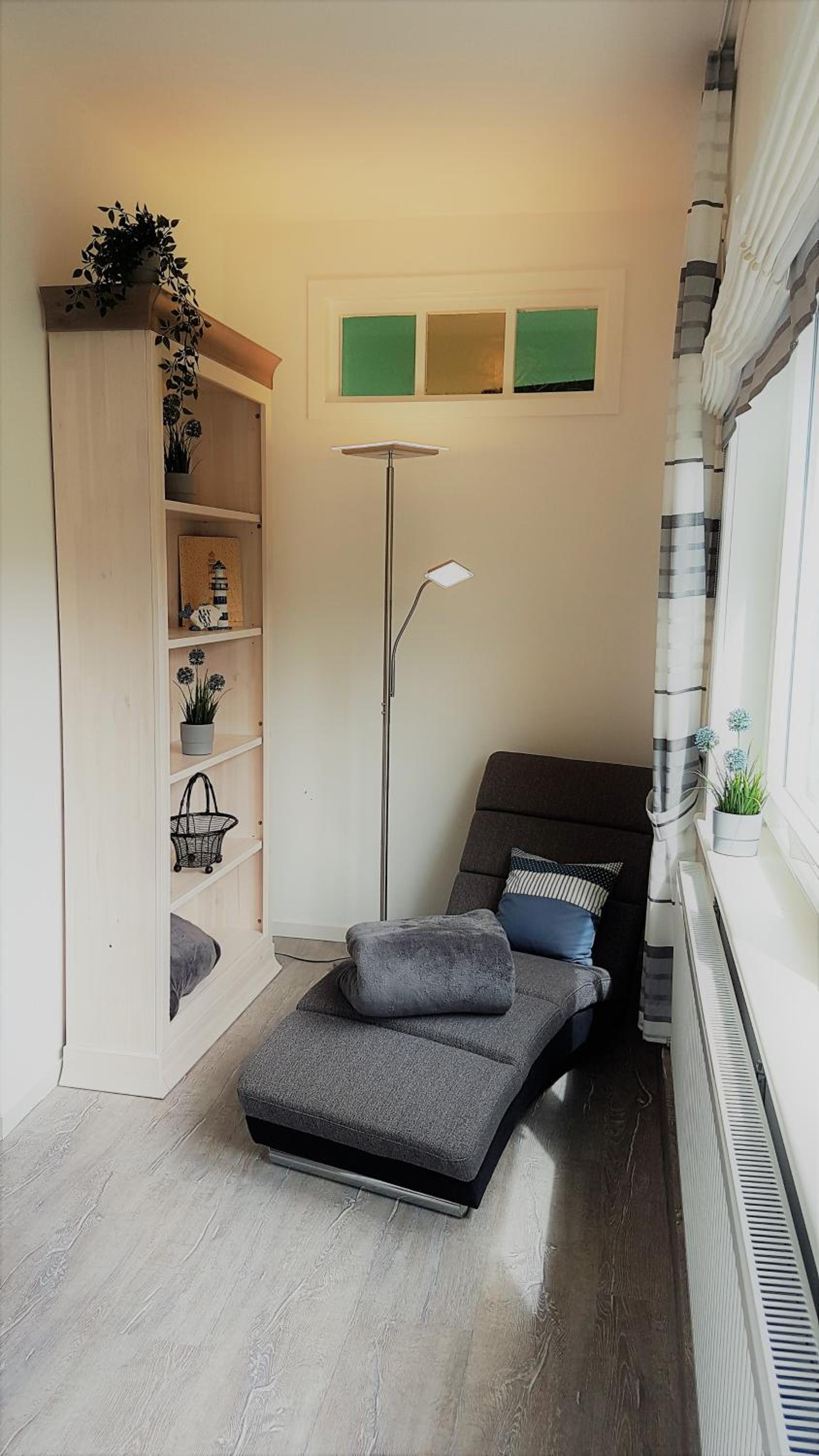 One-Bedroom Apartment photo 3