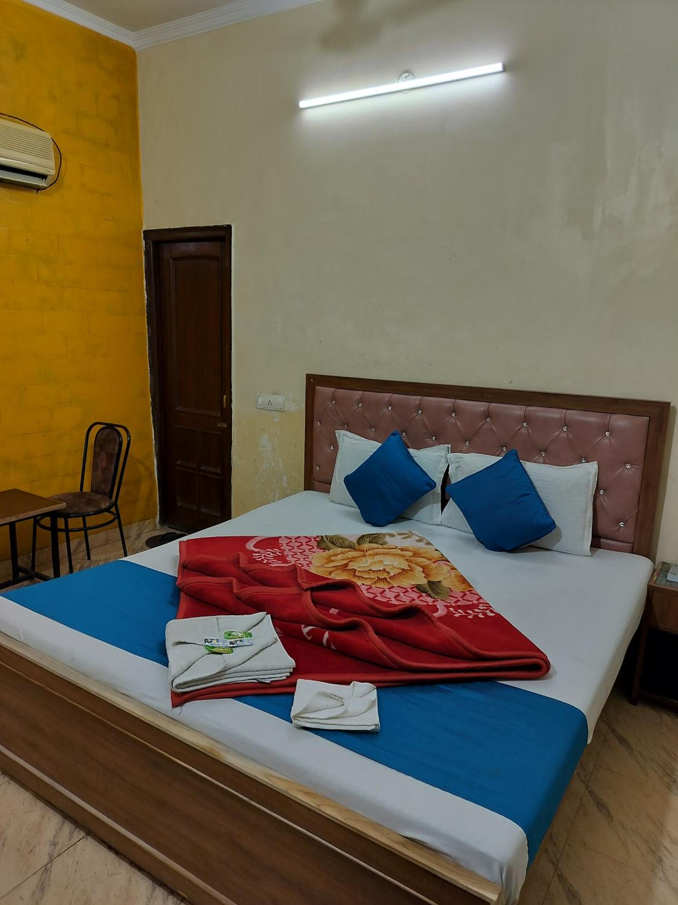 Budget Double Room photo 1