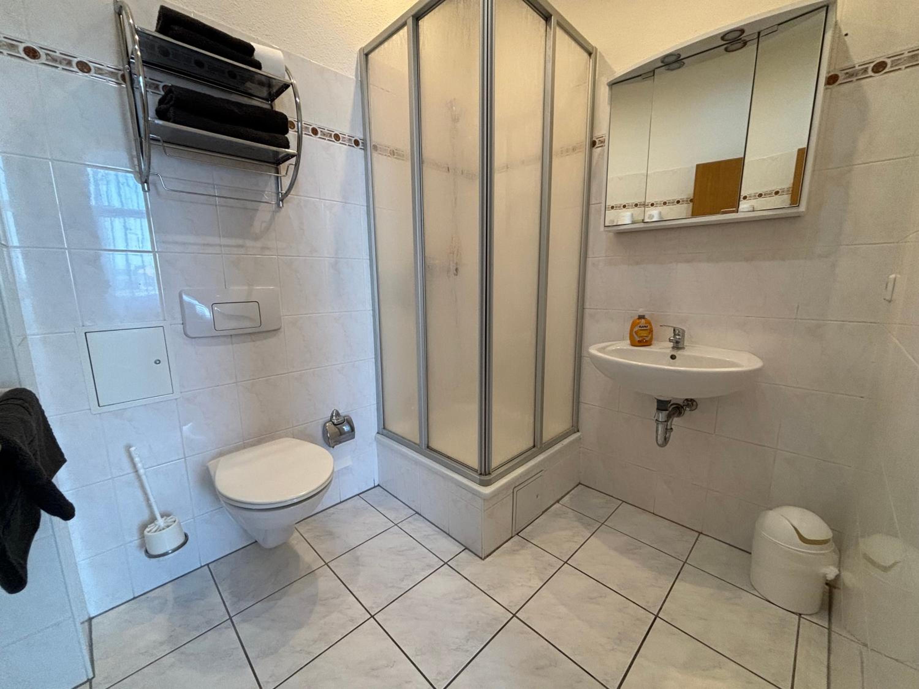 Standard Single Room with Shower photo 3