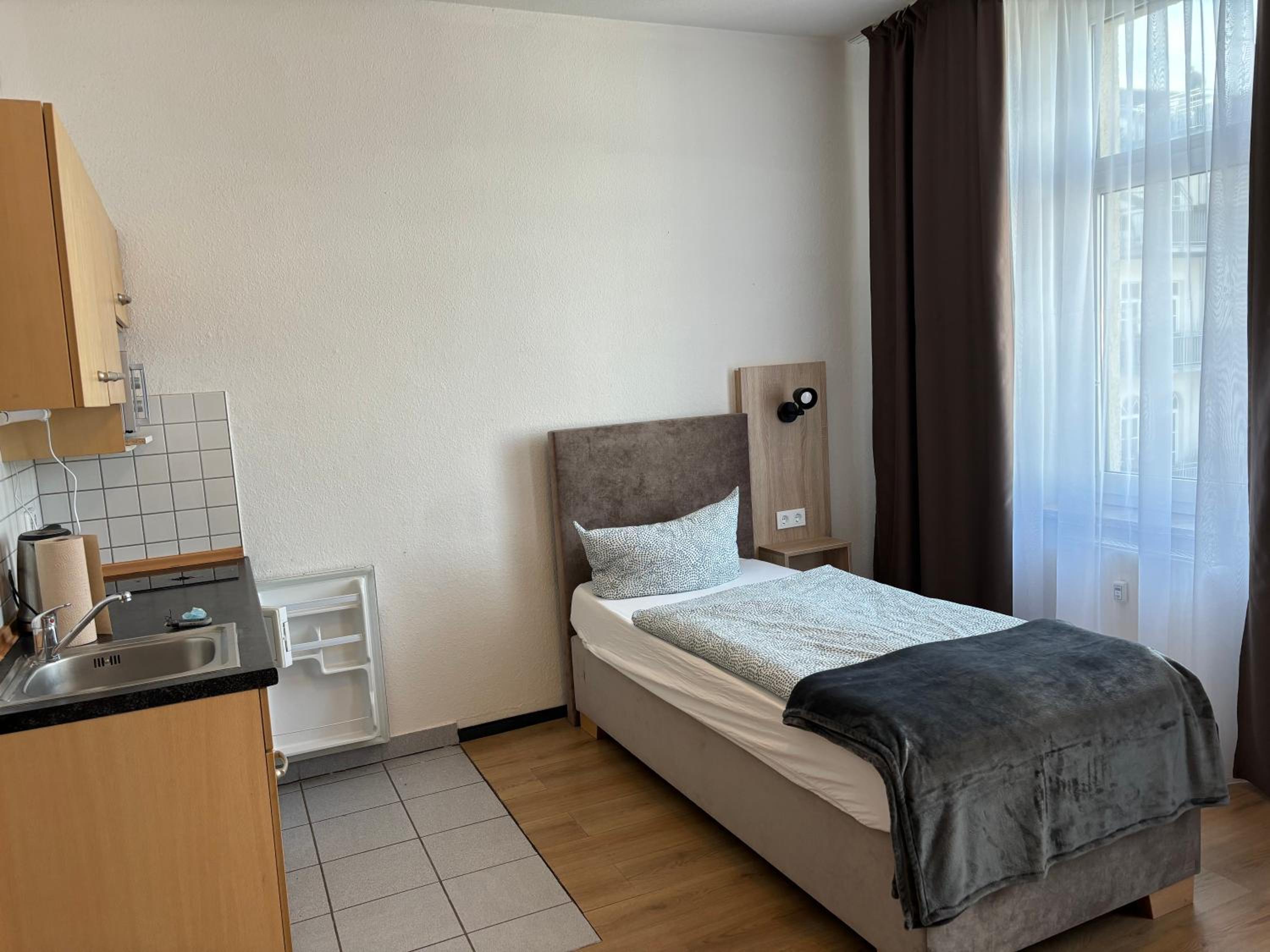 Standard Single Room with Shower photo 2